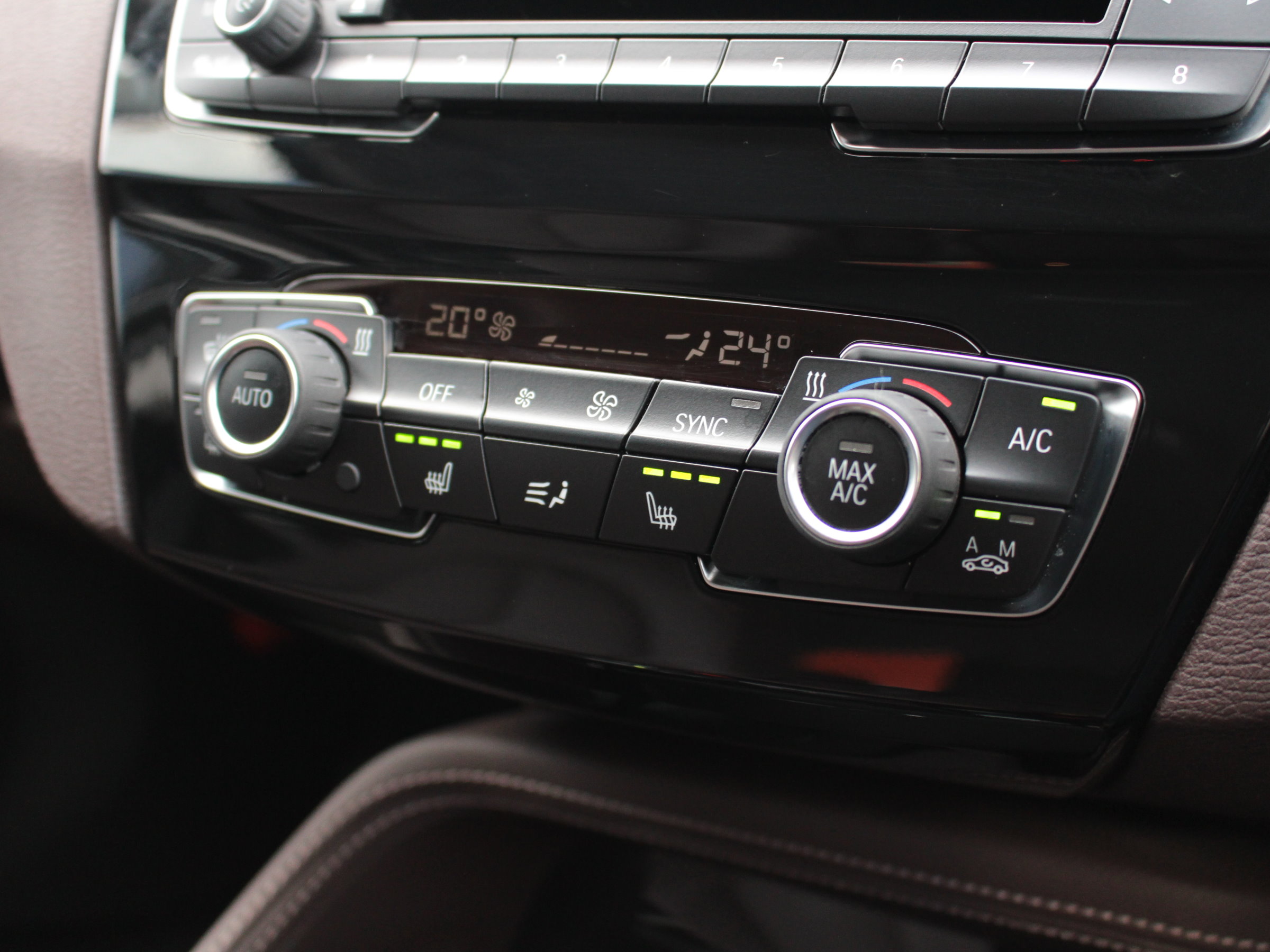 ＢＭＷ　Ｘ１　ｘＤｒｉｖｅ　１８ｄ　Ｘライン　ハイラインパッケージ