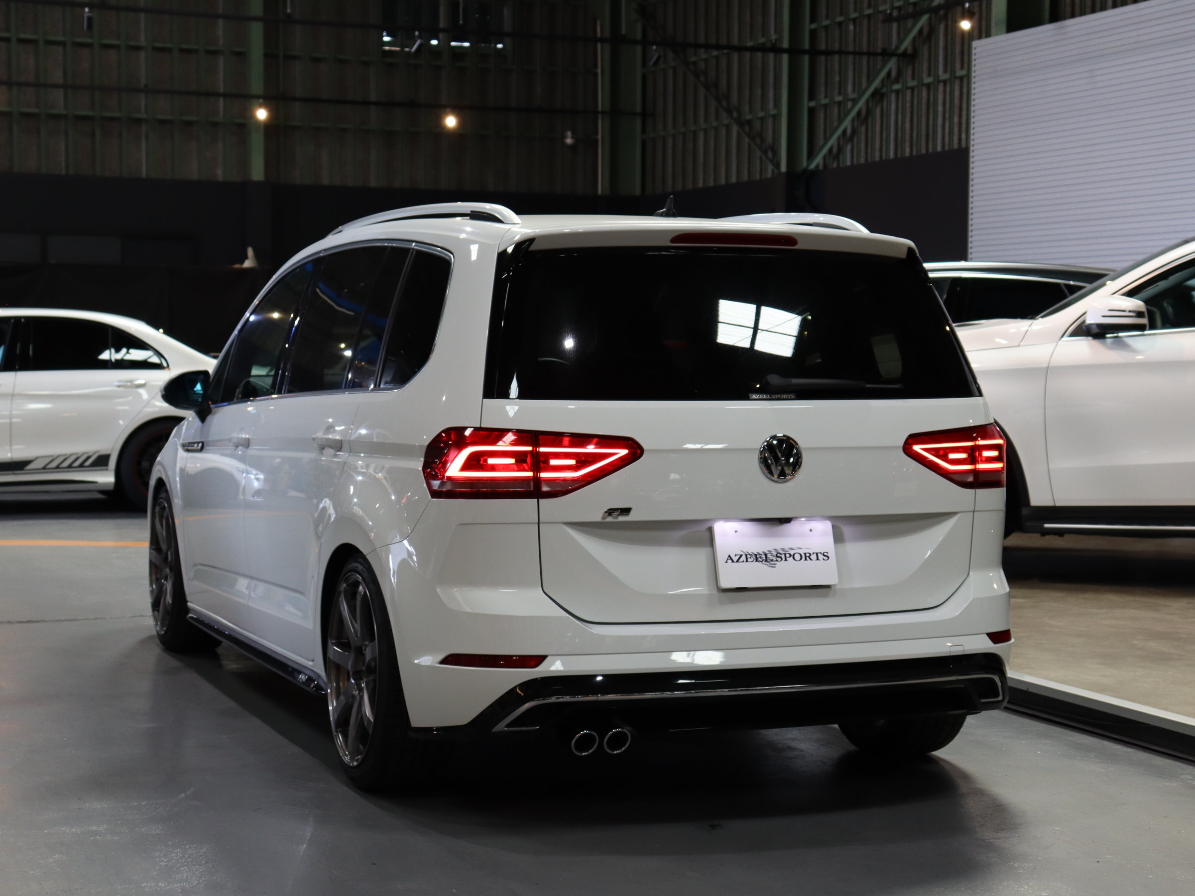 フォルクスワーゲン　ゴルフトゥーラン　ＴＳＩ　Ｒライン　