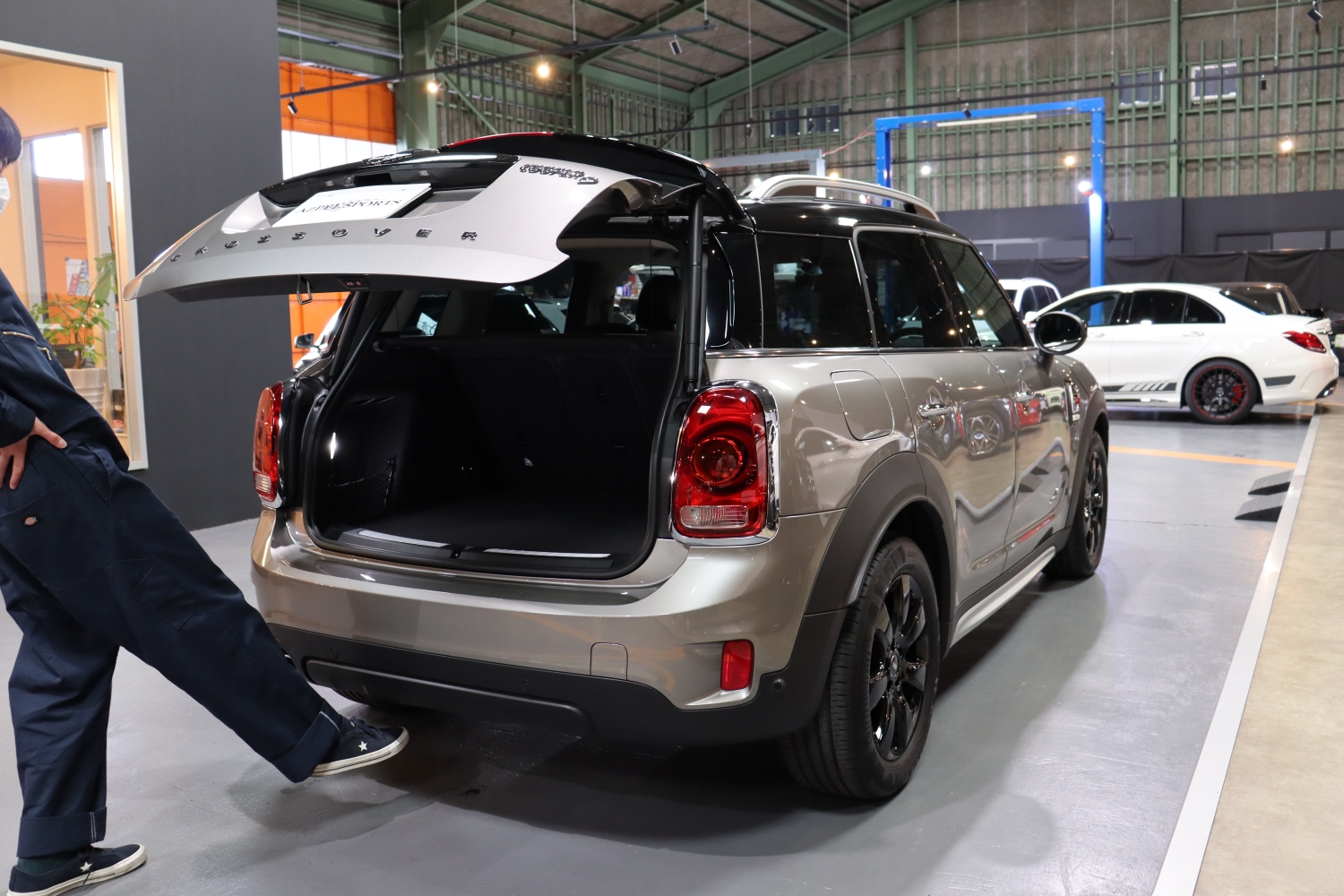 ＢＭＷＭＩＮＩ　クーパーＤ　クロスオーバー　オール４