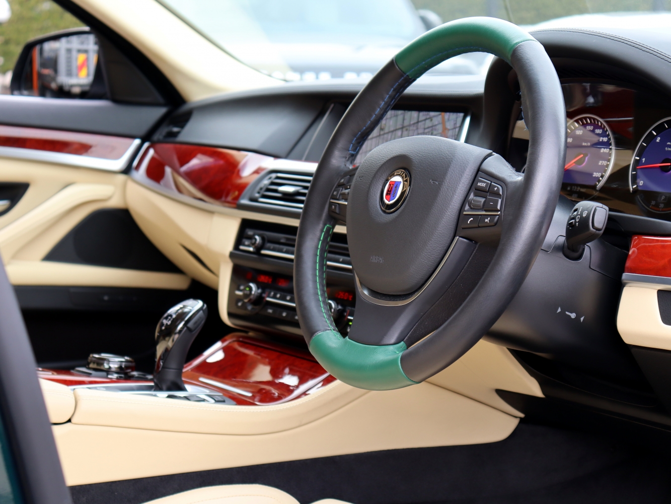 ＢＭＷアルピナ　Ⅾ５　ターボ　リムジン