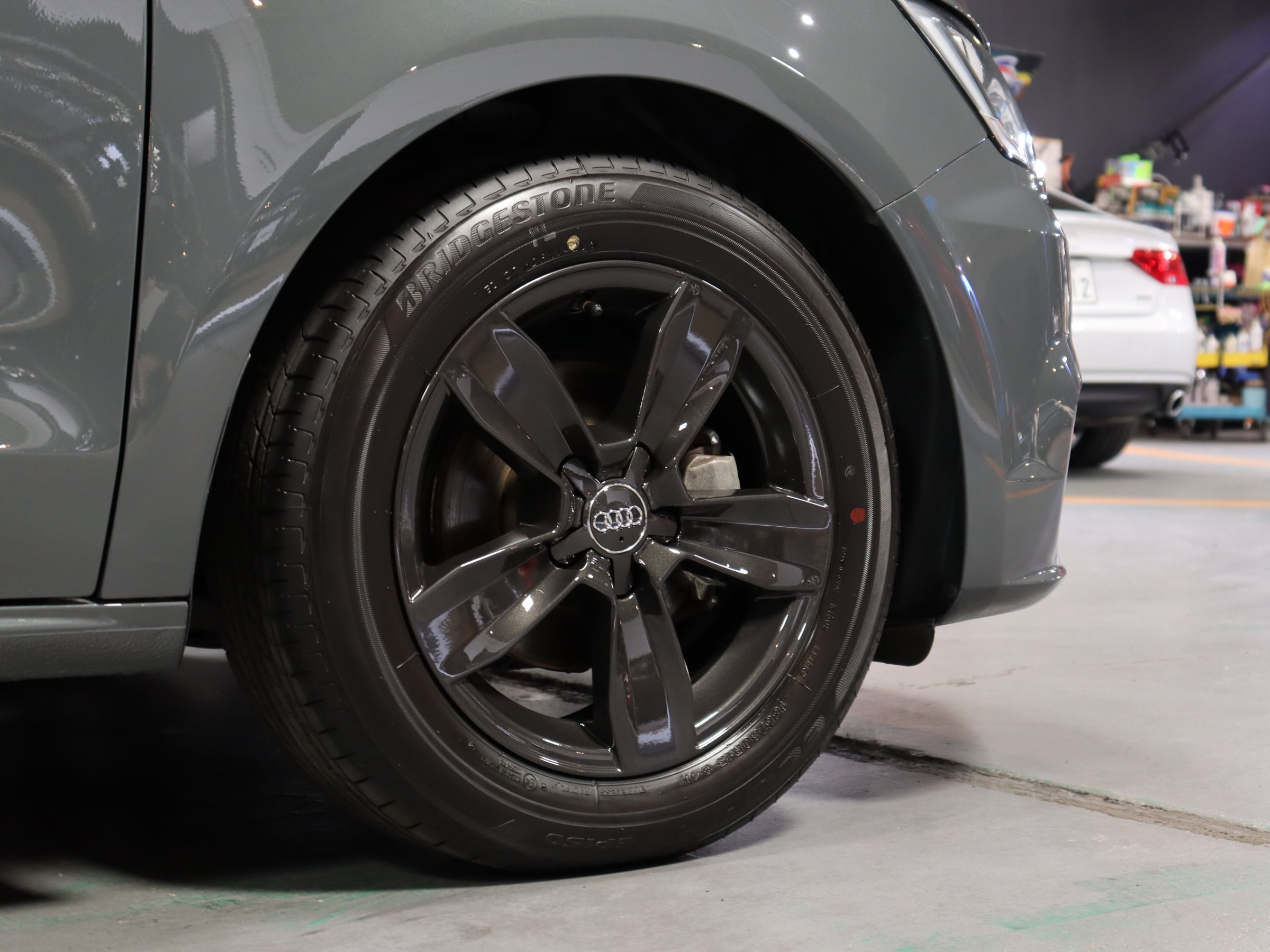 アウディ　Ａ１スポーツバック　１．０ＴＦＳＩ