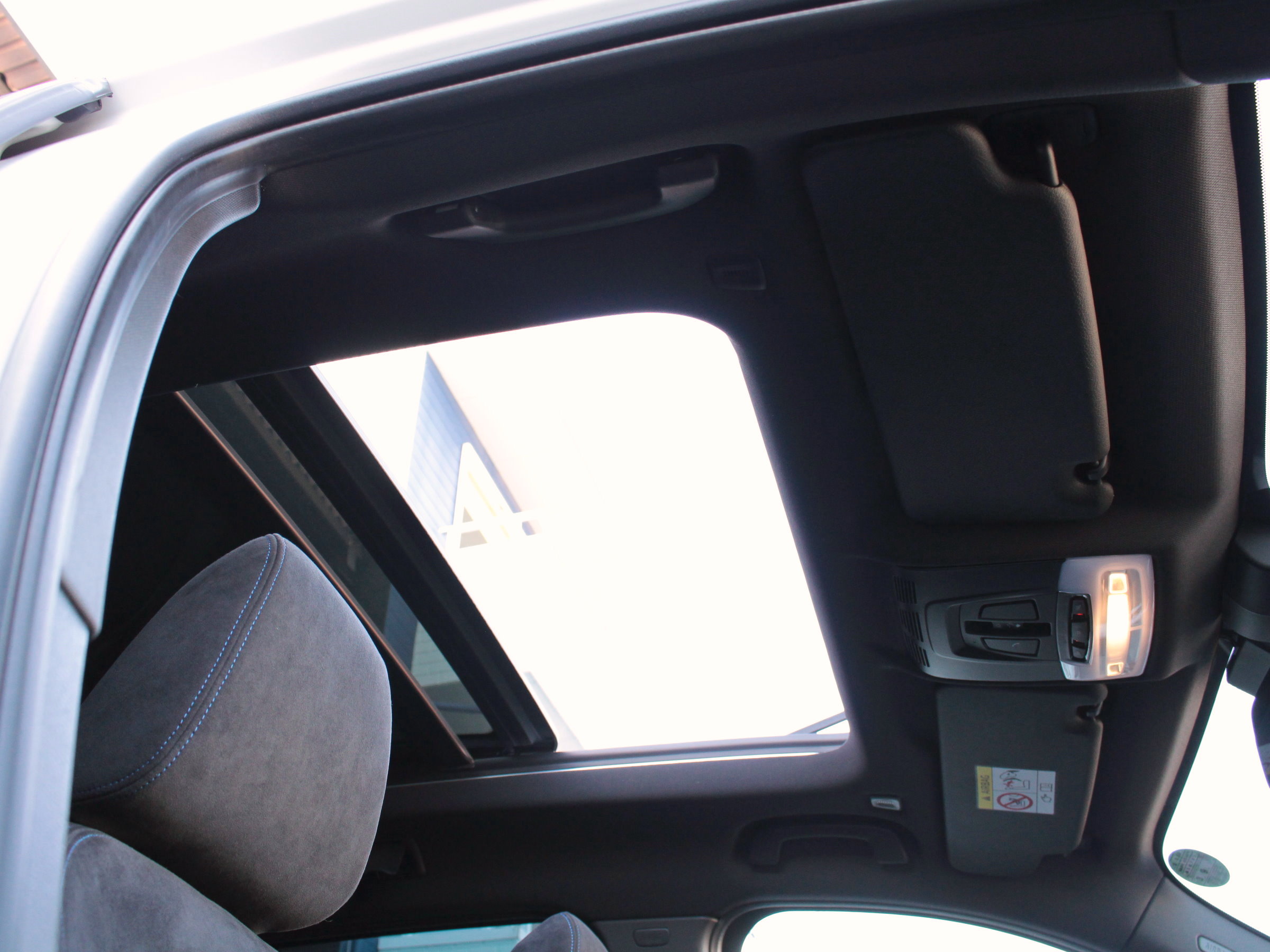 ＢＭＷ　Ｘ1　ｘＤｒｉｖｅ　１８ｄ　Ｍスポーツ