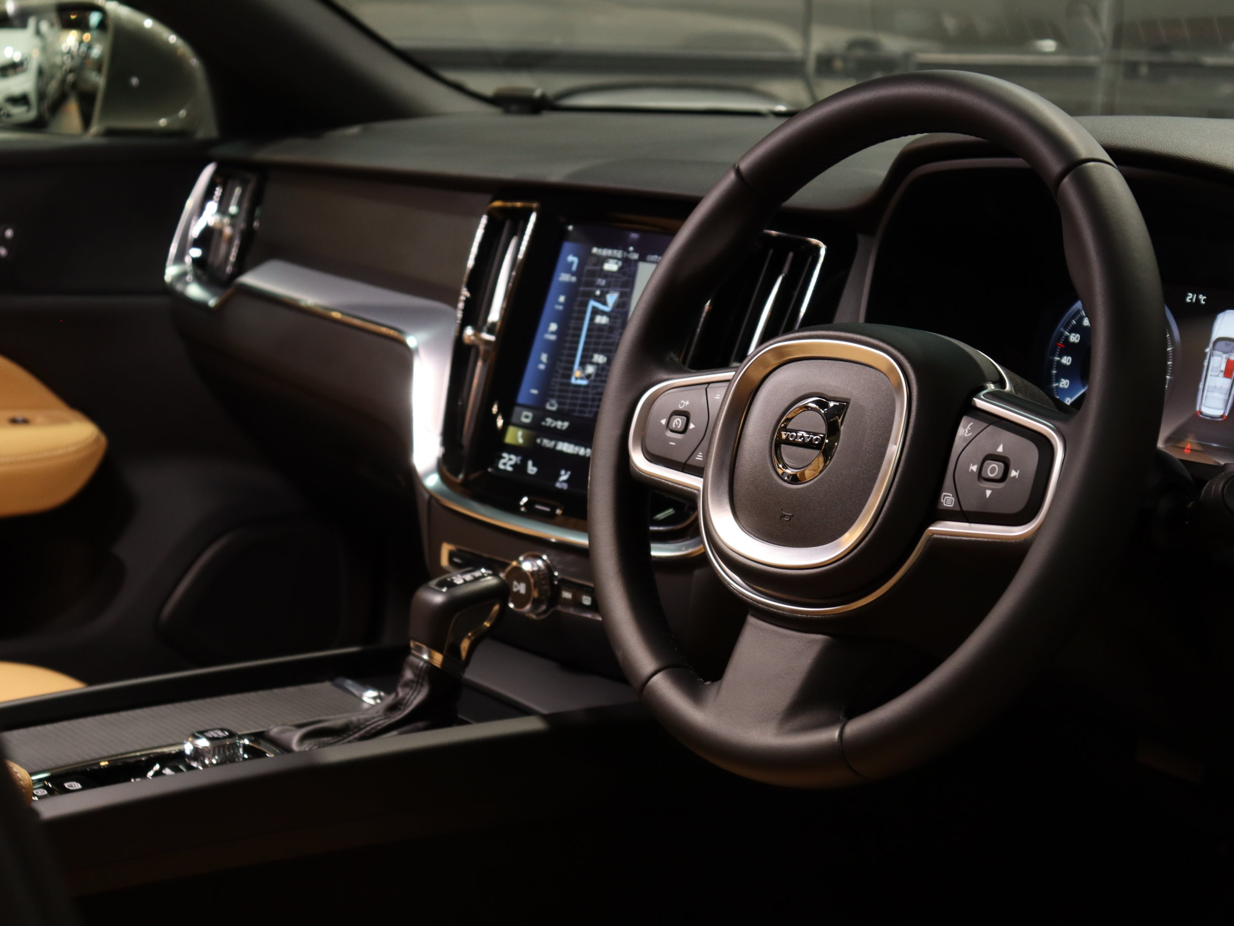 ボルボ　Ｖ６０　Ｔ５　モメンタム