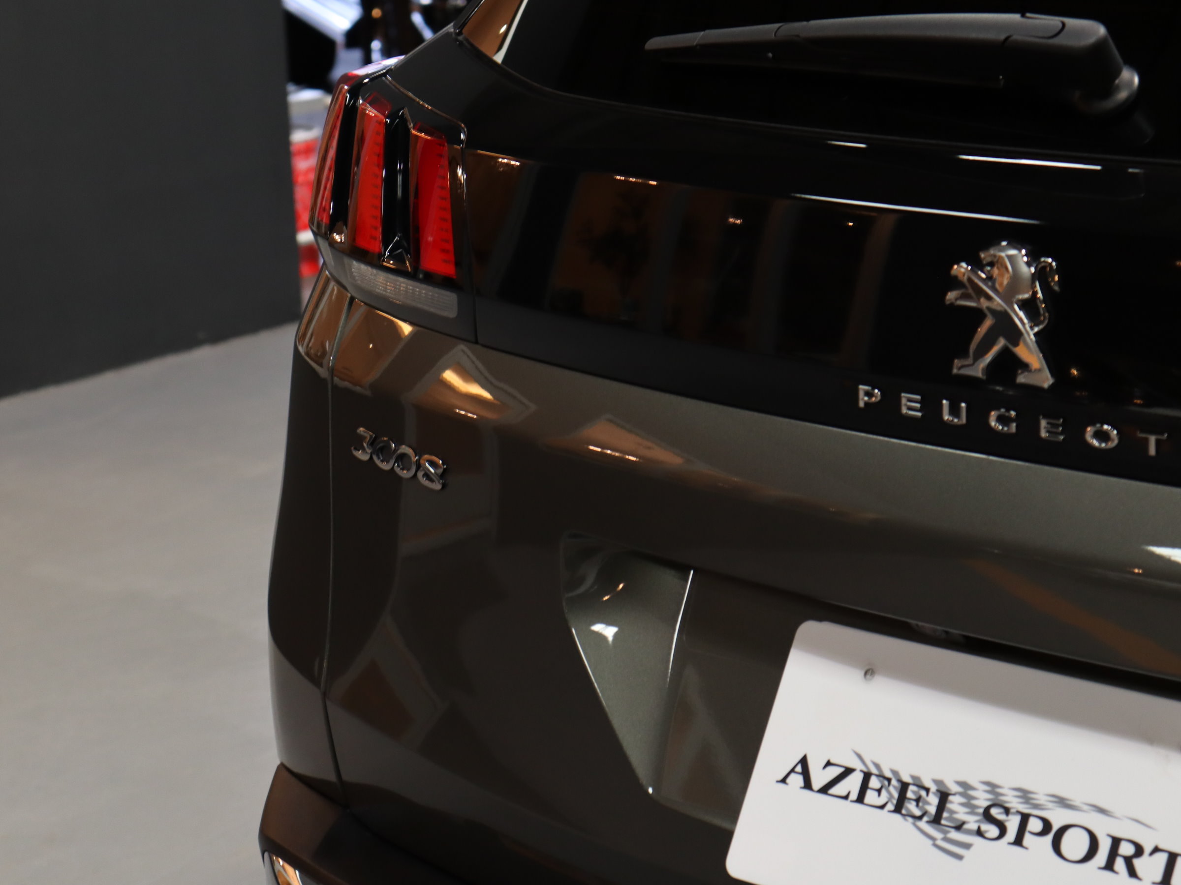 プジョー　３００８　ＧＴブルー　ＨＤｉ　ファーストクラスＰＫＧ