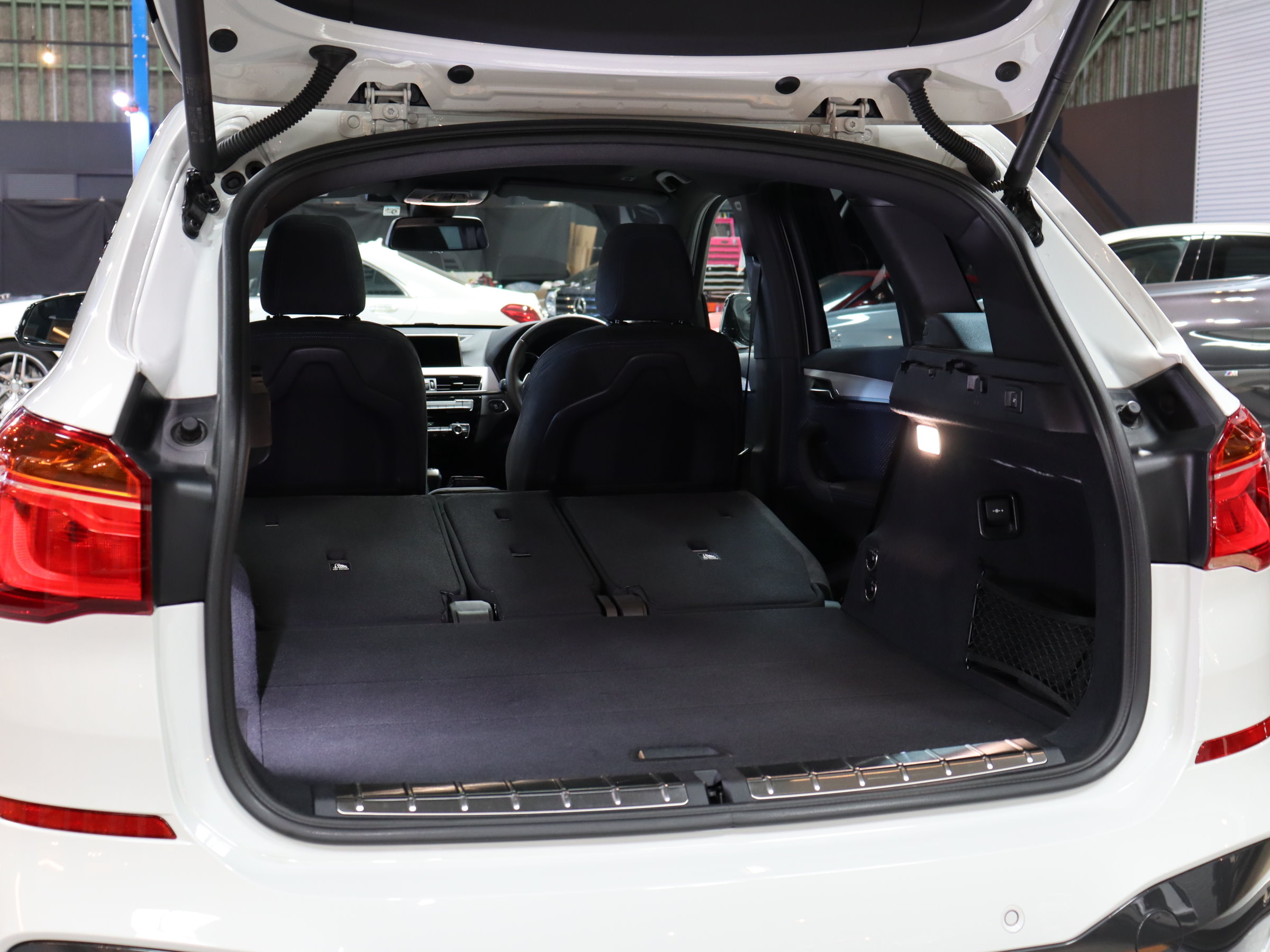 ＢＭＷ　Ｘ1　ｘＤｒｉｖｅ　１８ｄ　Ｍスポーツ