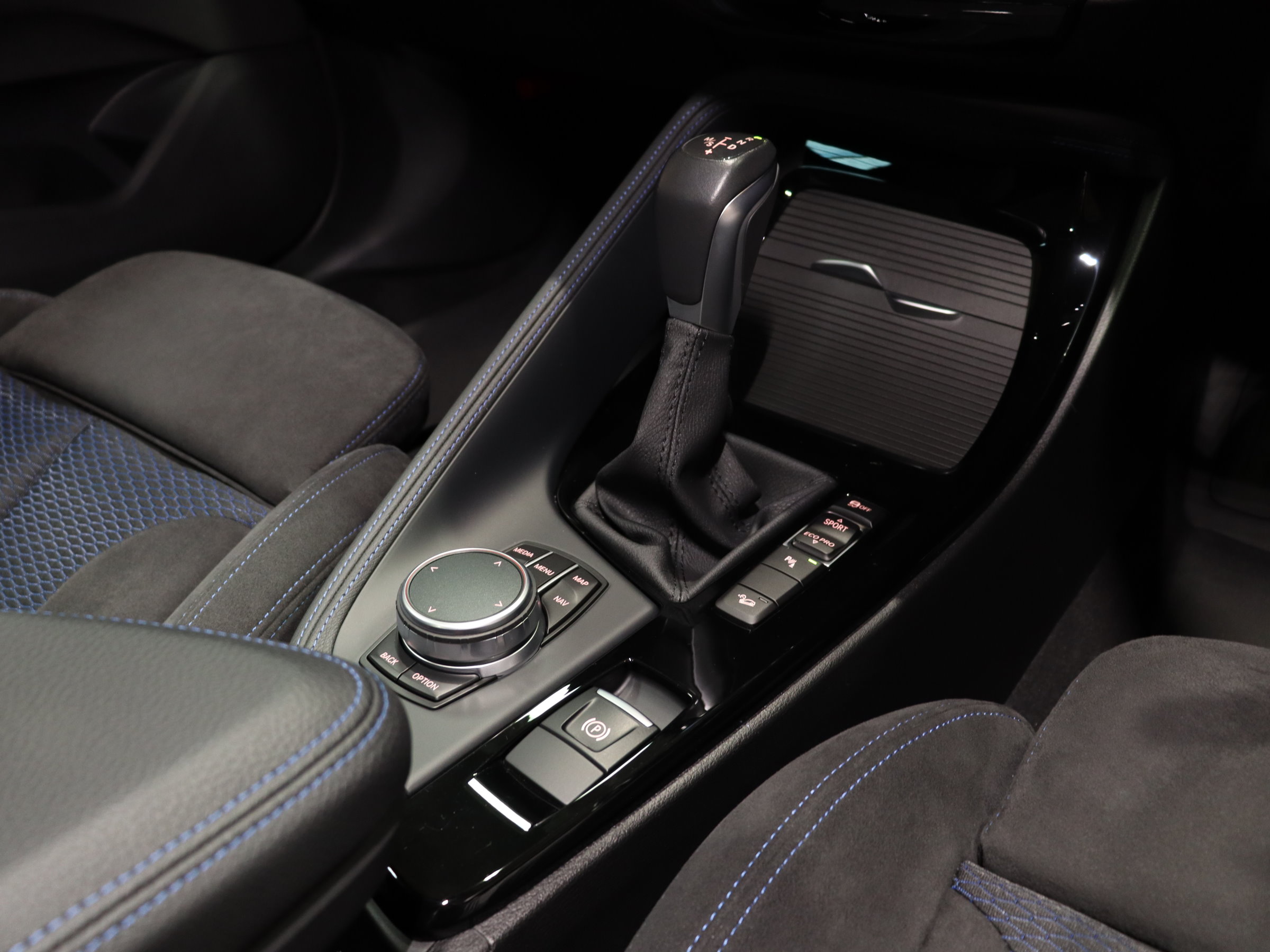 ＢＭＷ　Ｘ1　ｘＤｒｉｖｅ　１８ｄ　Ｍスポーツ