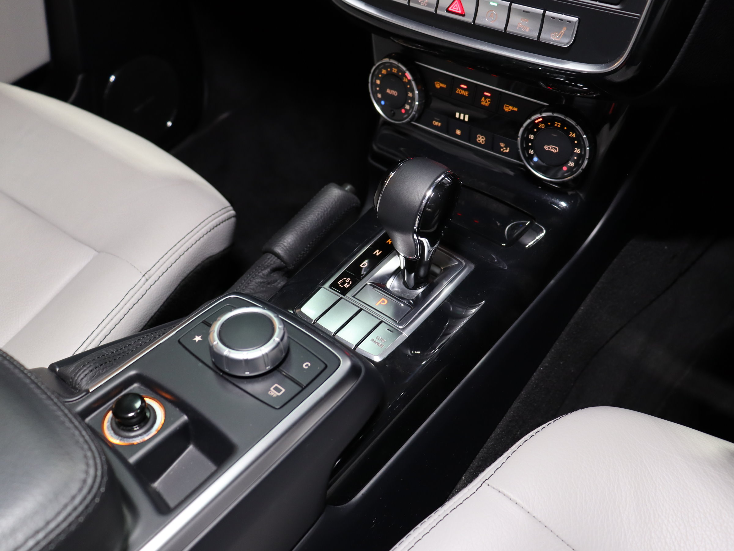 メルセデスベンツ　Ｇ３５０ｄ　ラグジュアリーＰＫＧ