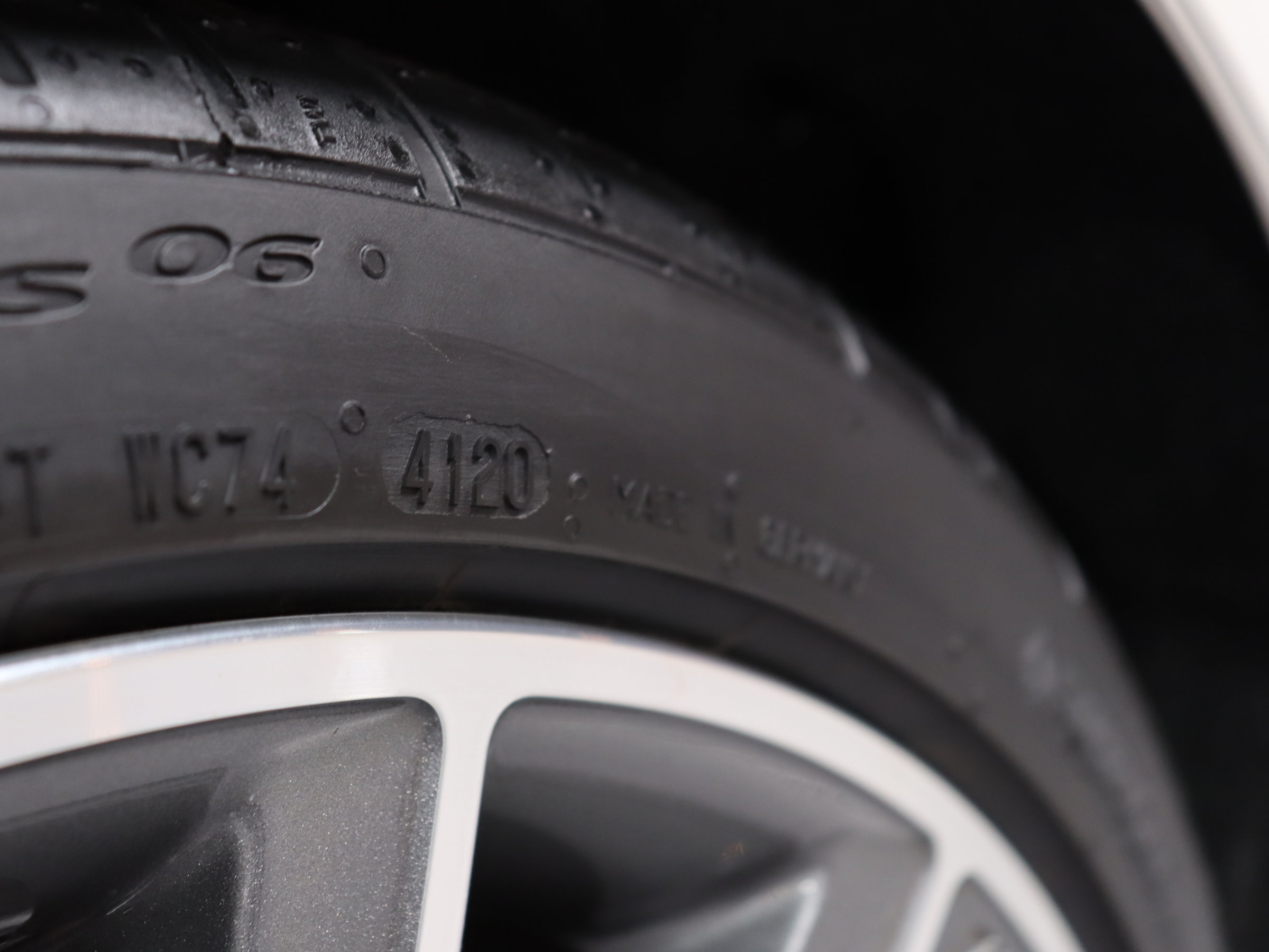 メルセデスベンツ　ＣＬＳ２２０ｄ　ＡＭＧライン
