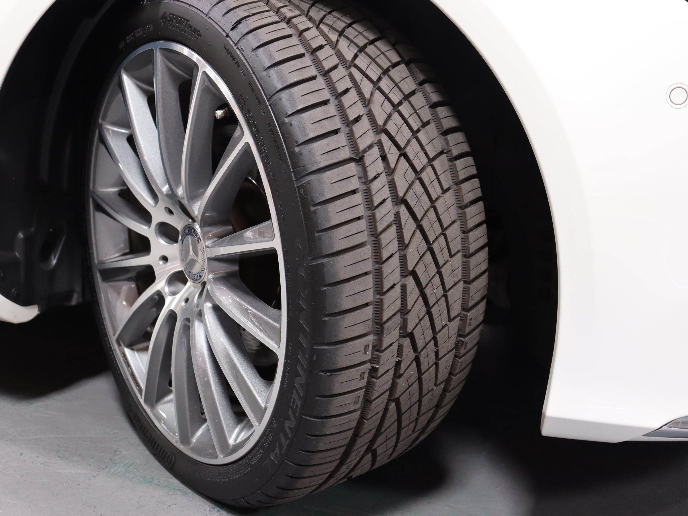 メルセデスベンツ　ＣＬＳ２２０ｄ　ＡＭＧライン