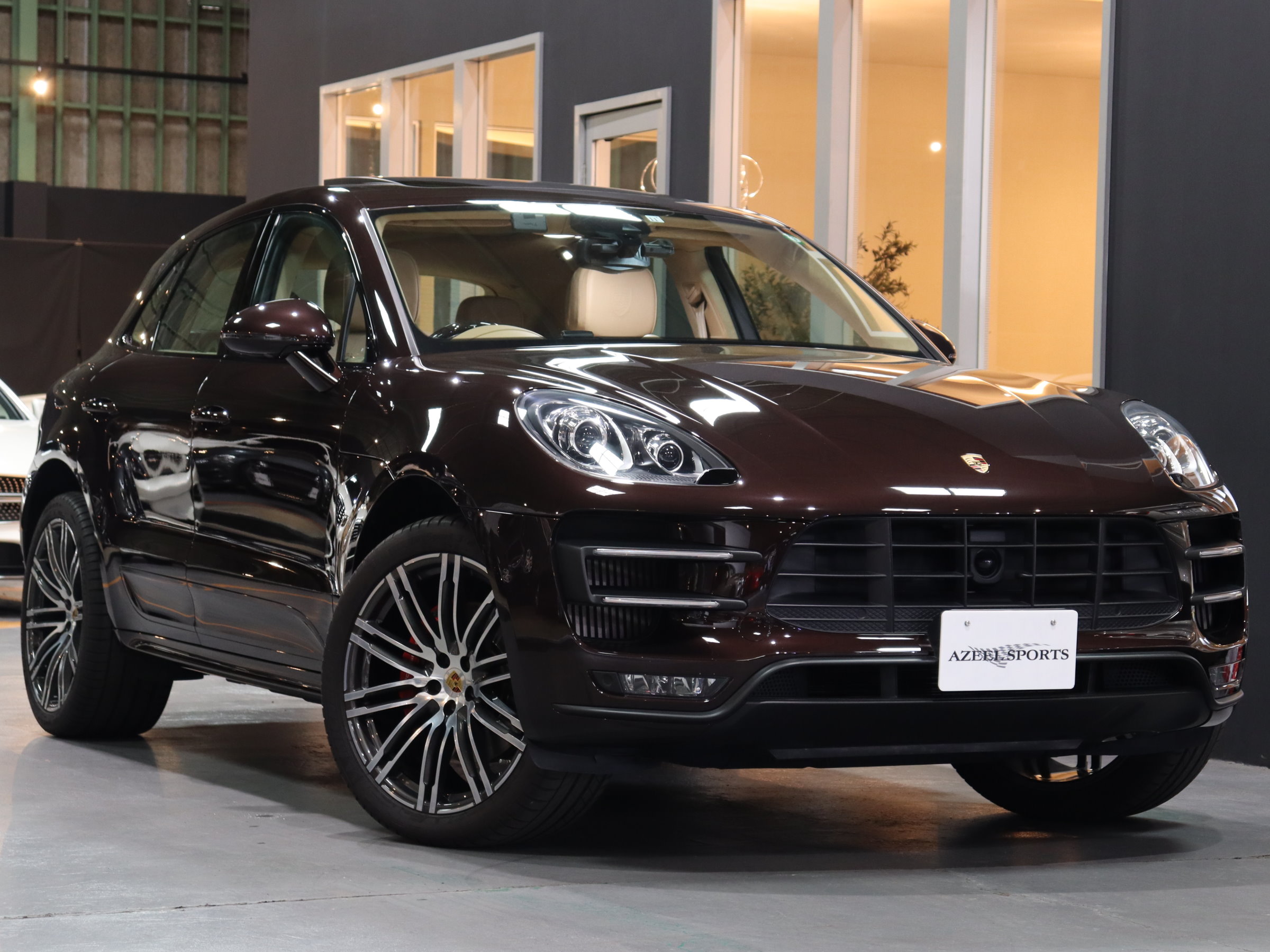 ポルシェ　マカンターボ　ＰＤＫ　スポーツクロノＰＫＧ　４ＷＤ