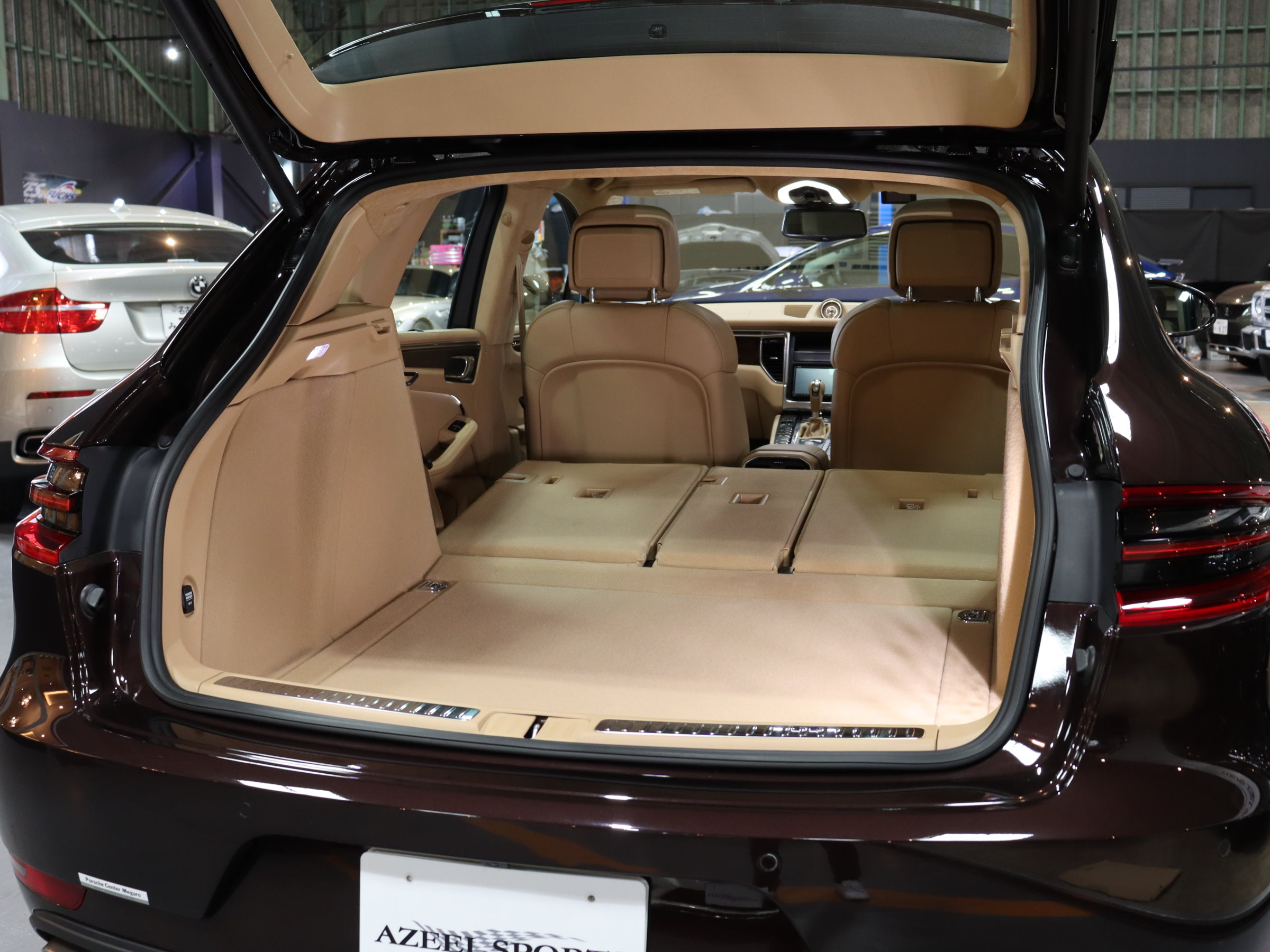 ポルシェ　マカンターボ　ＰＤＫ　スポーツクロノＰＫＧ　４ＷＤ