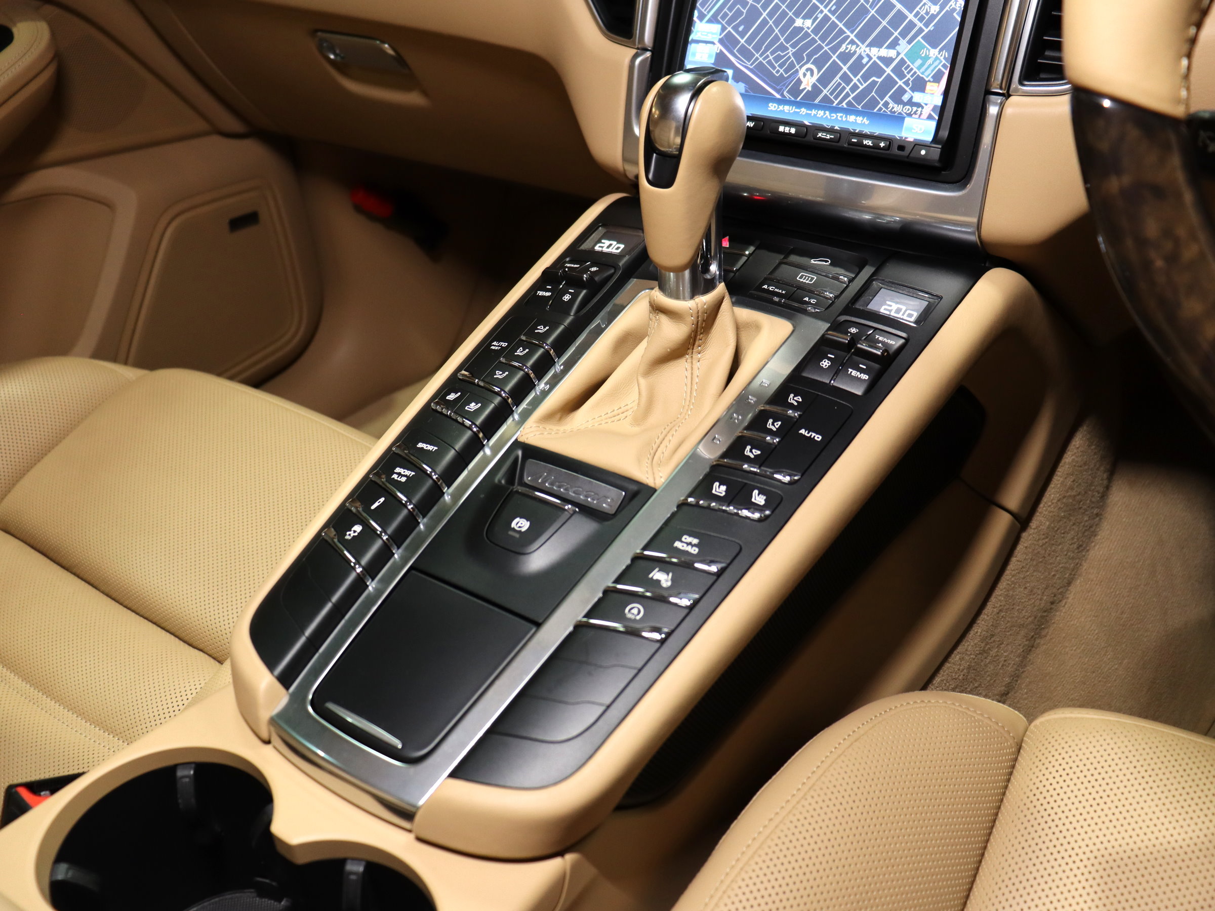 ポルシェ　マカンターボ　ＰＤＫ　スポーツクロノＰＫＧ　４ＷＤ