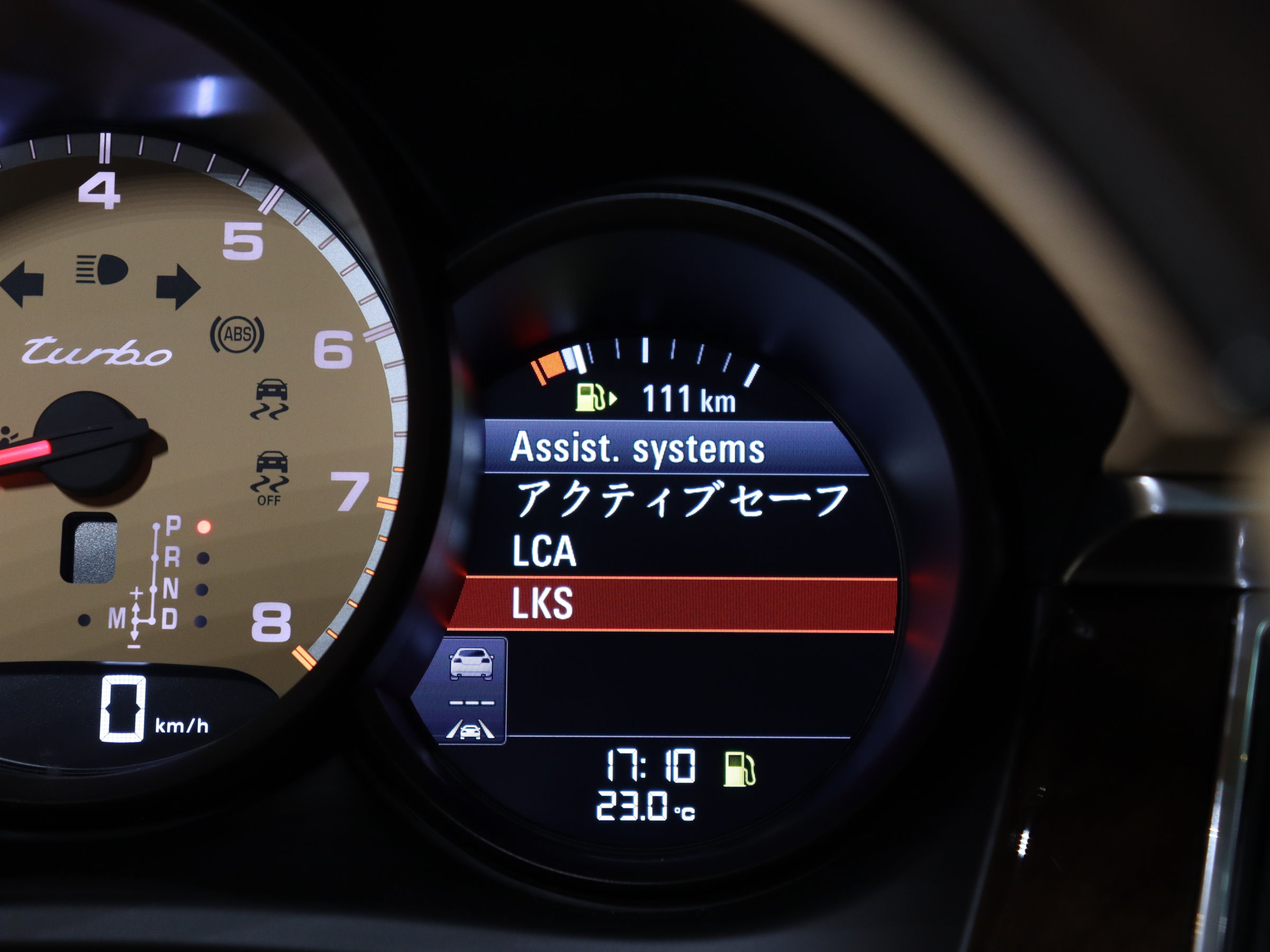ポルシェ　マカンターボ　ＰＤＫ　スポーツクロノＰＫＧ　４ＷＤ