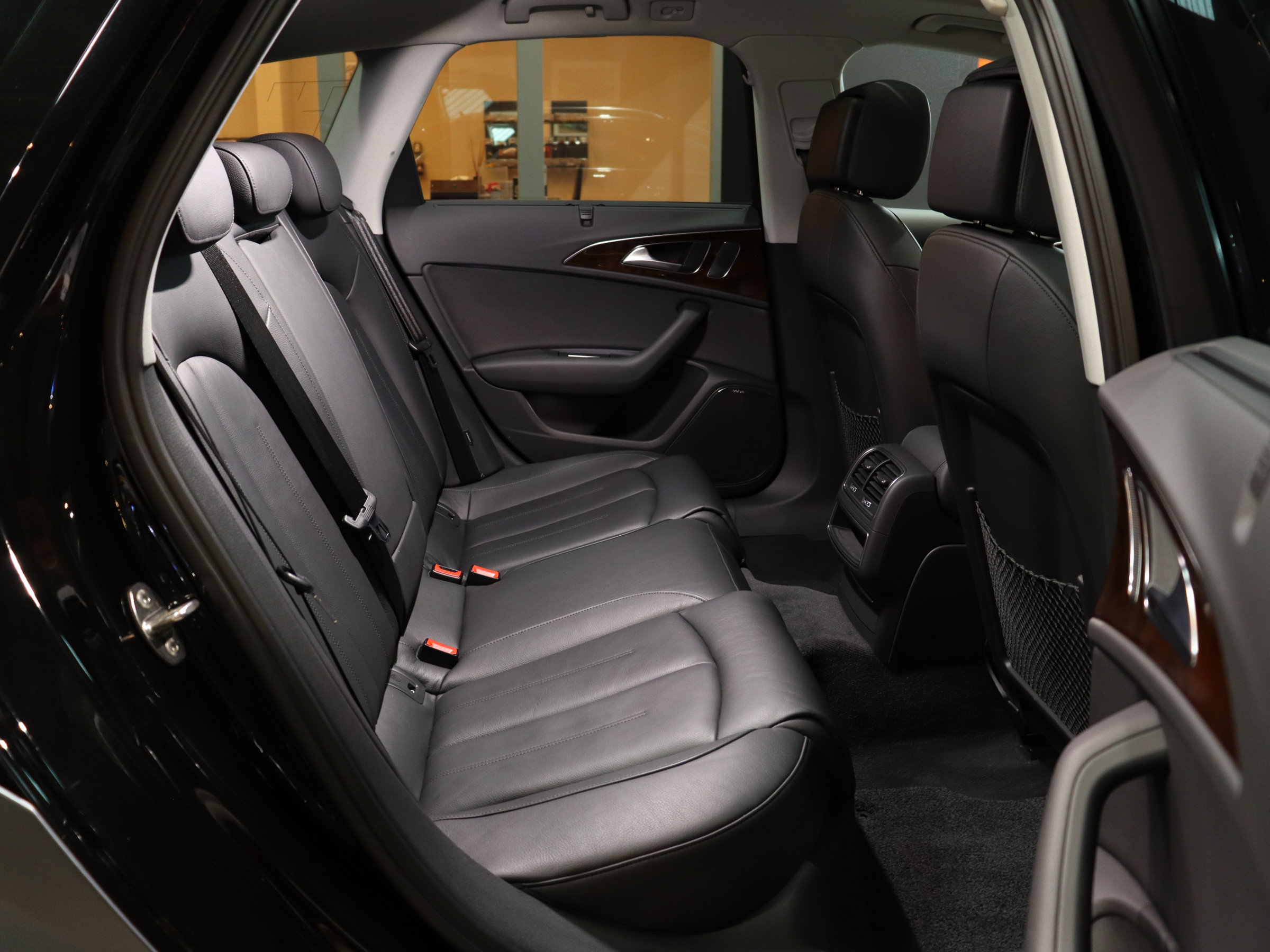 アウディ　Ａ６オールドクワトロ　３．０ＴＦＳＩ