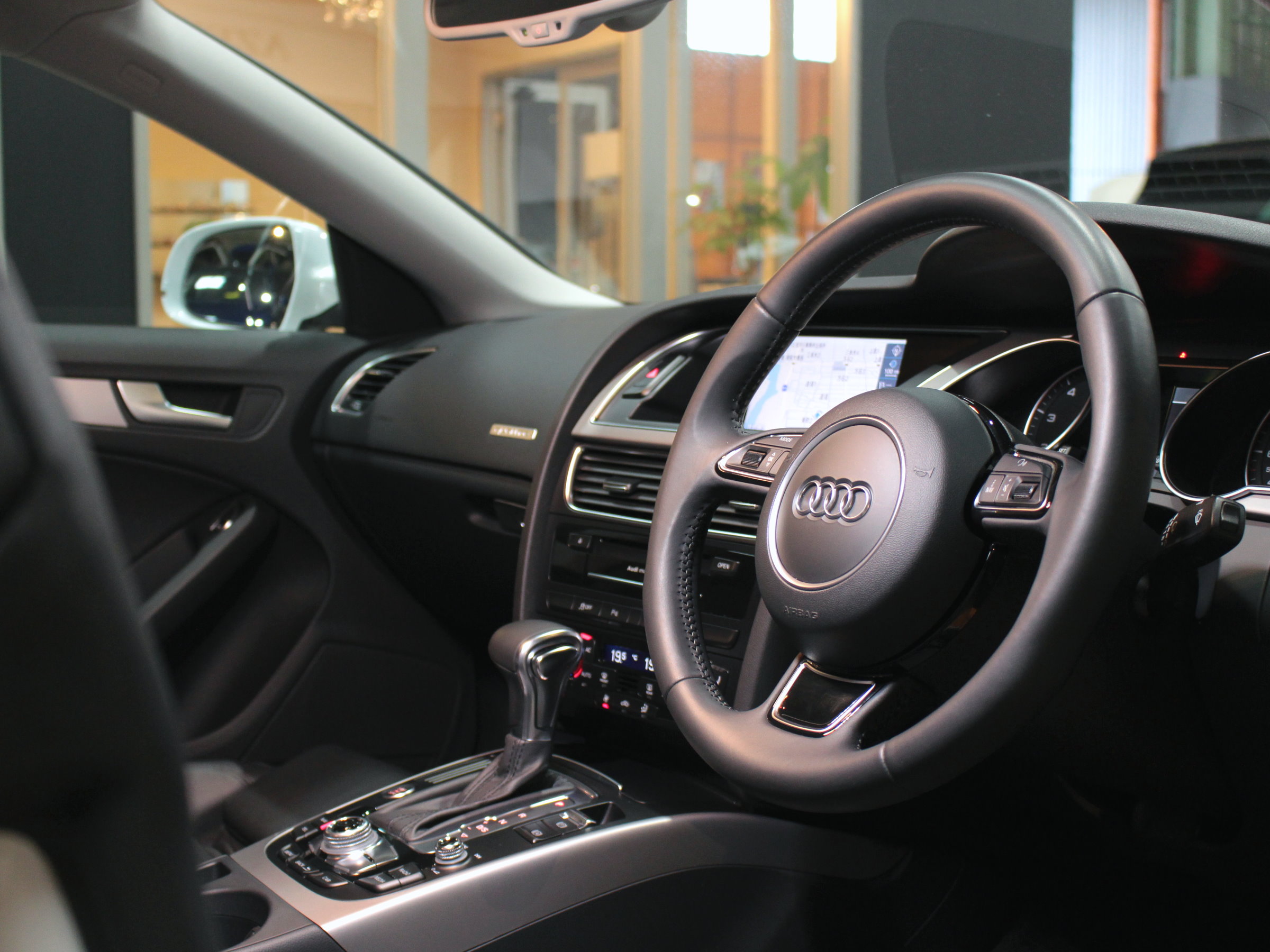 アウディ　Ａ５スポーツバック　２．０ＴＦＳＩクワトロ