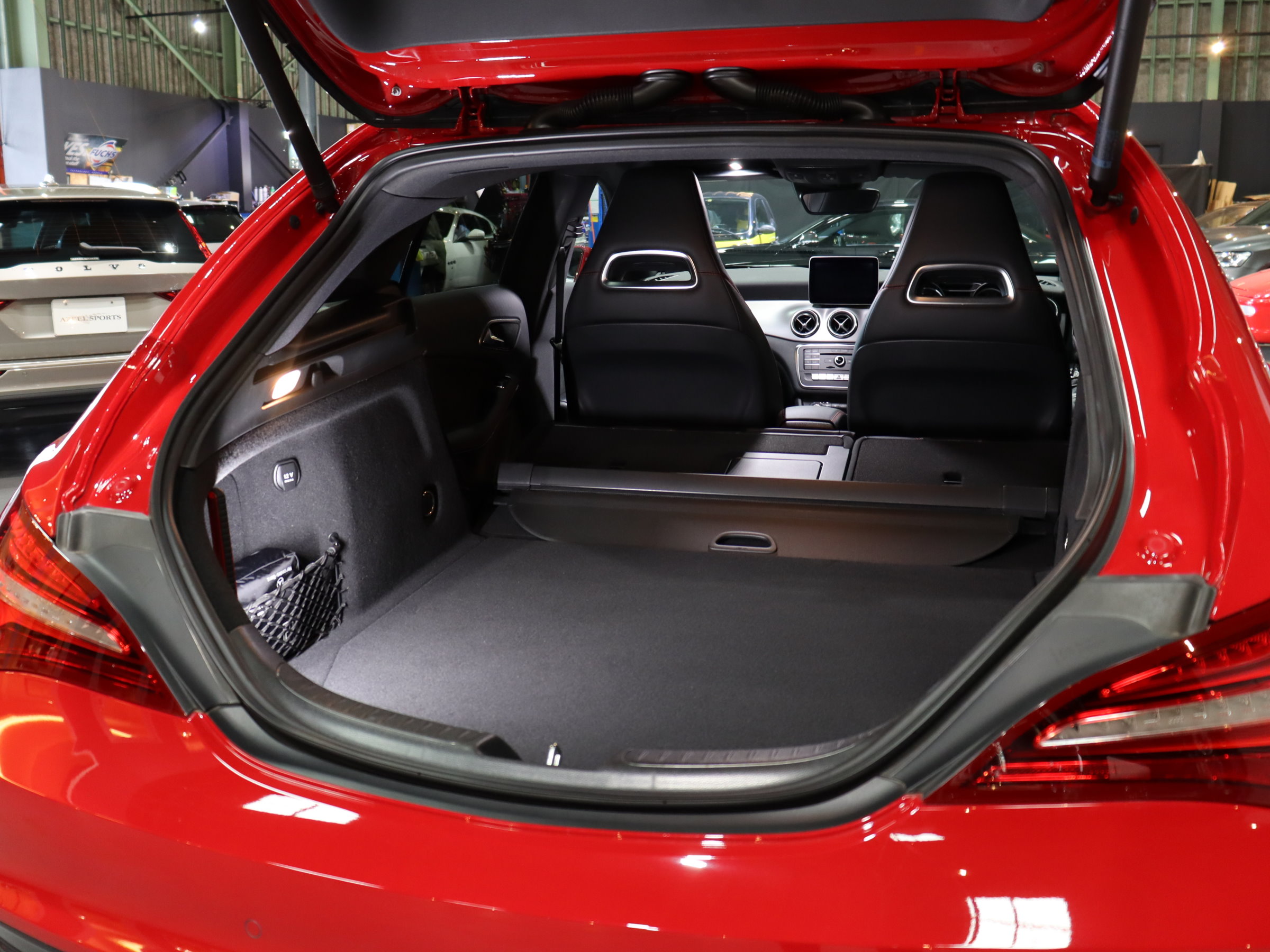 メルセデスベンツ　ＣＬＡ１８０　スポーツ　シューティングブレイク