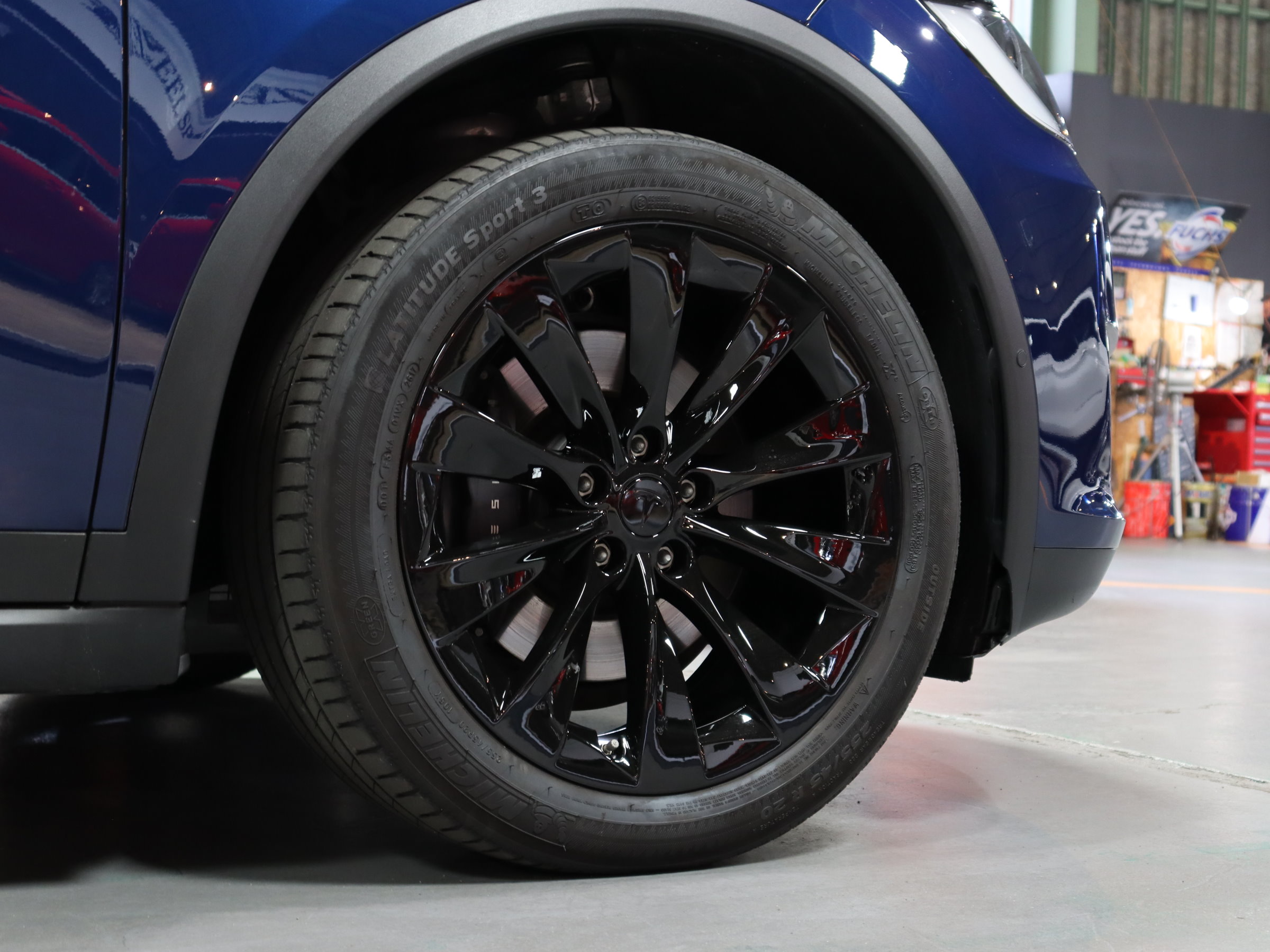テスラ　モデルＸ　１００Ｄ　５人乗り