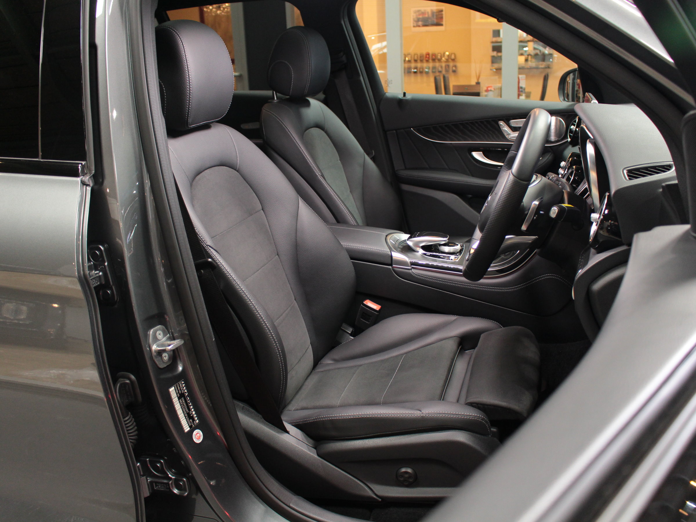 メルセデスベンツ　ＧＬＣ２２０ｄ　４マチック　ローレウスエディション