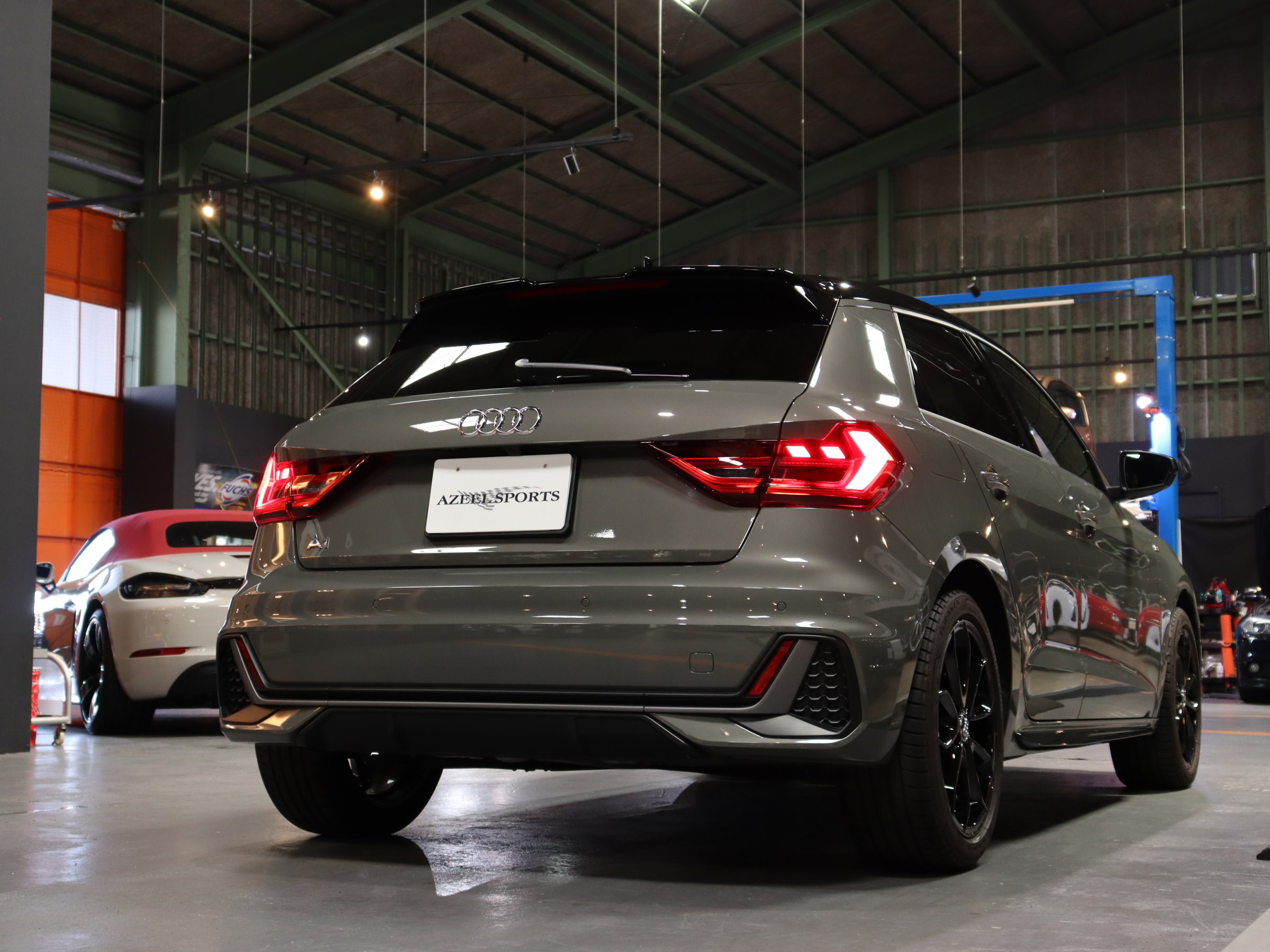 アウディ　Ａ１スポーツバック　３５ＴＦＳＩ　Ｓライン