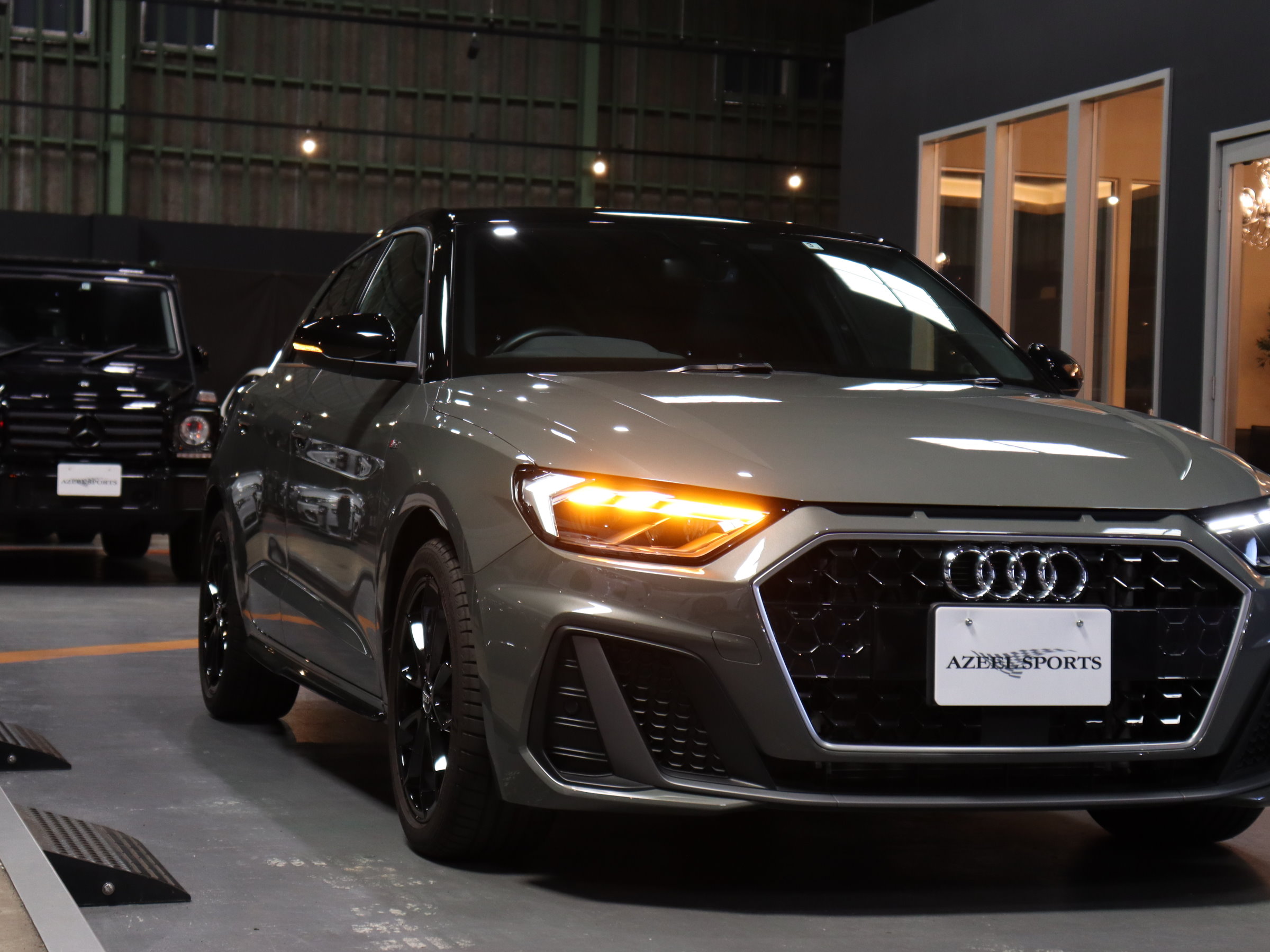 アウディ　Ａ１スポーツバック　３５ＴＦＳＩ　Ｓライン