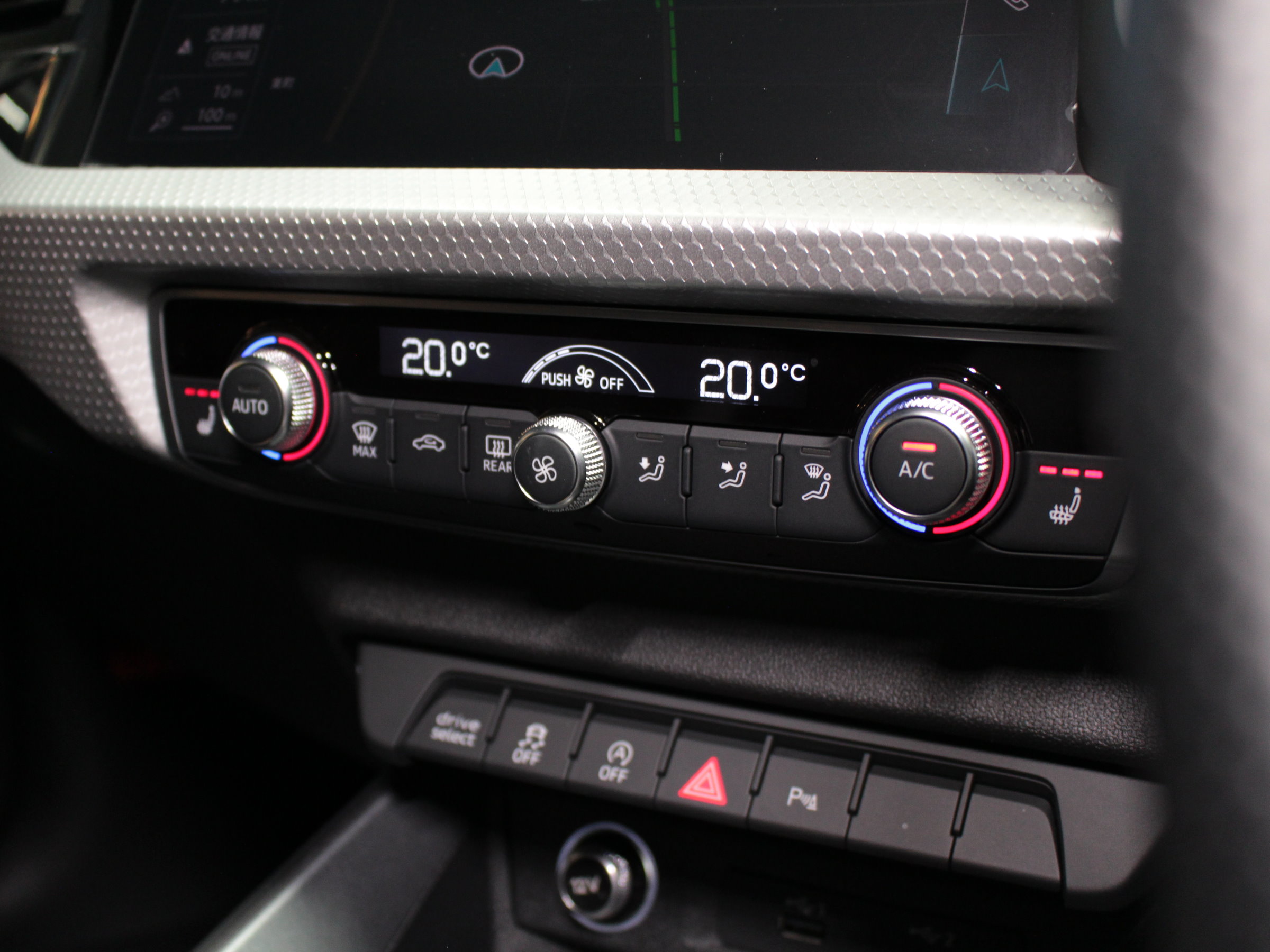 アウディ　Ａ１スポーツバック　３５ＴＦＳＩ　Ｓライン