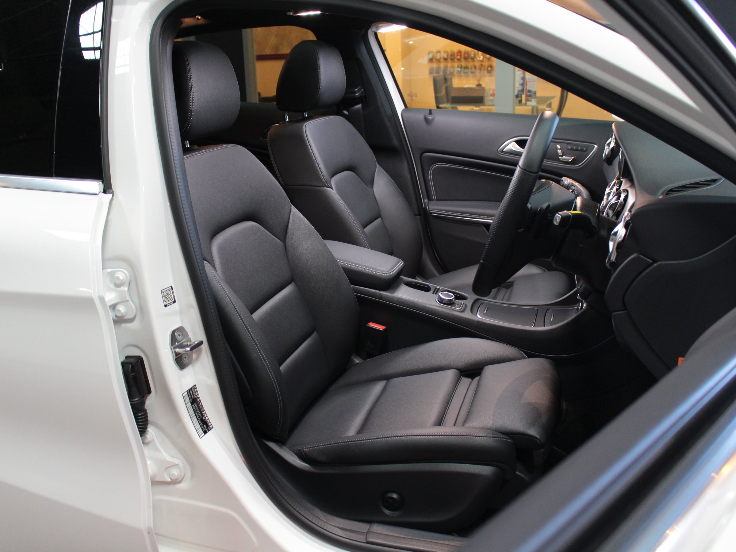 メルセデスベンツ　ＧＬＡ２２０　４マチック