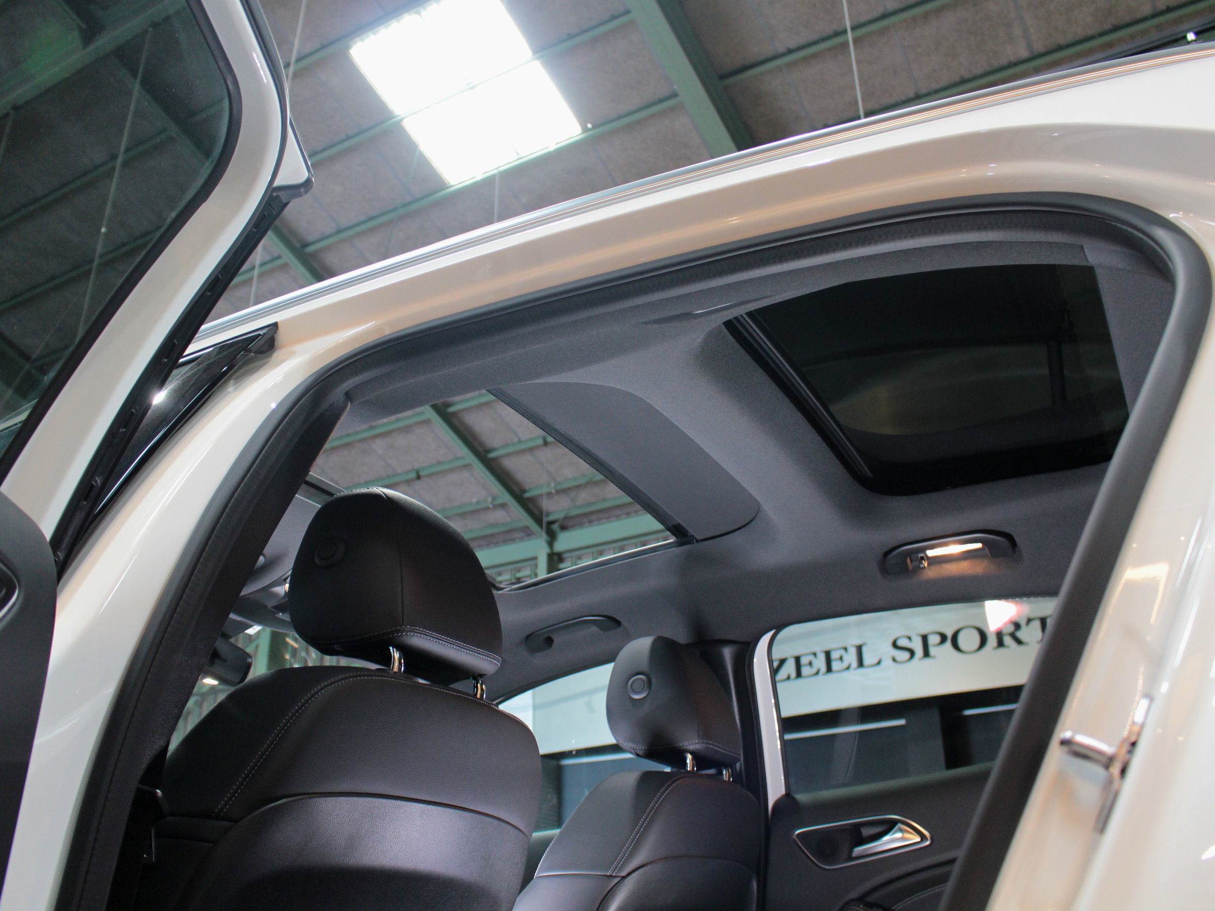 メルセデスベンツ　ＧＬＡ２２０　４マチック