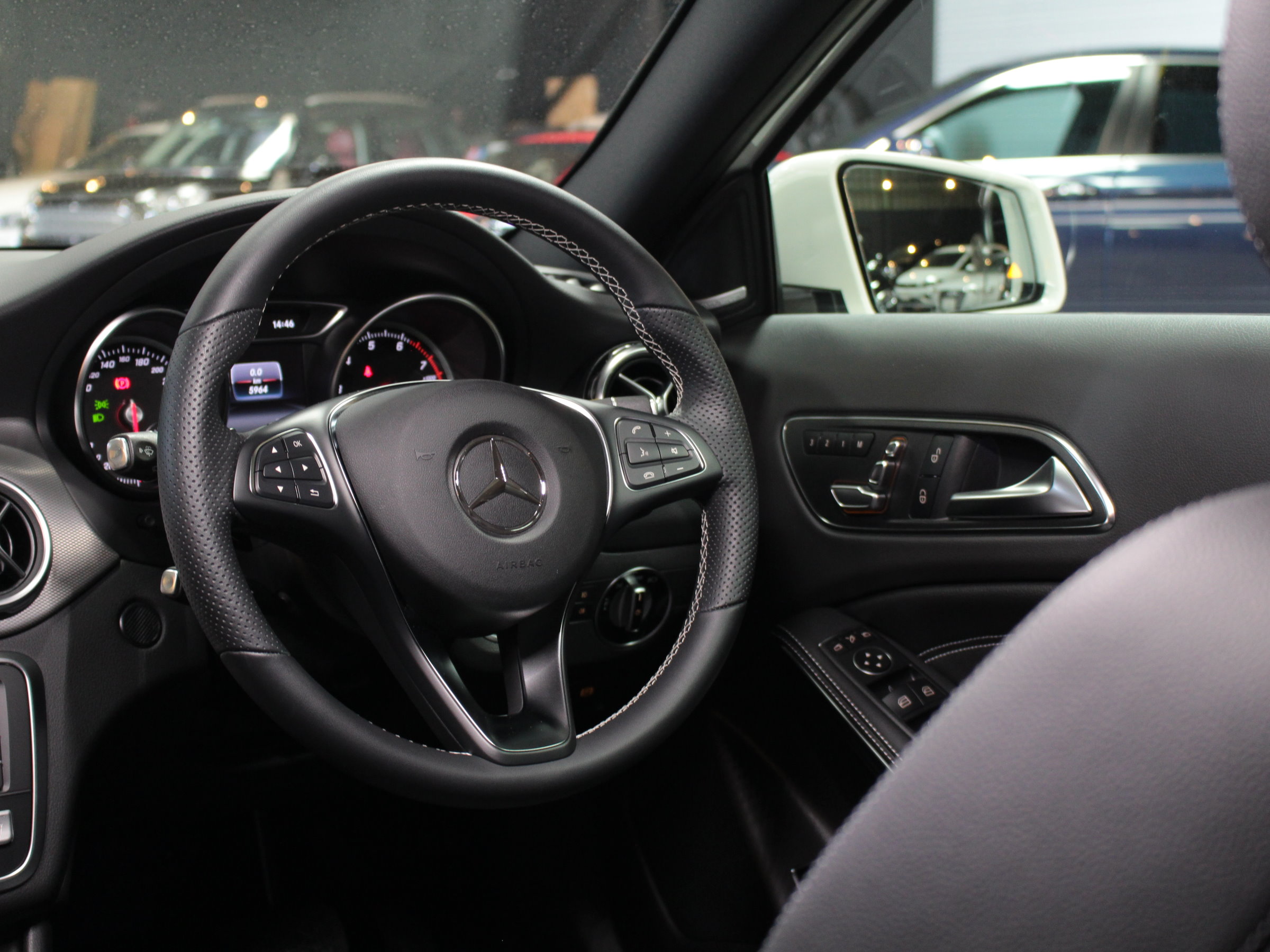 メルセデスベンツ　ＧＬＡ２２０　４マチック