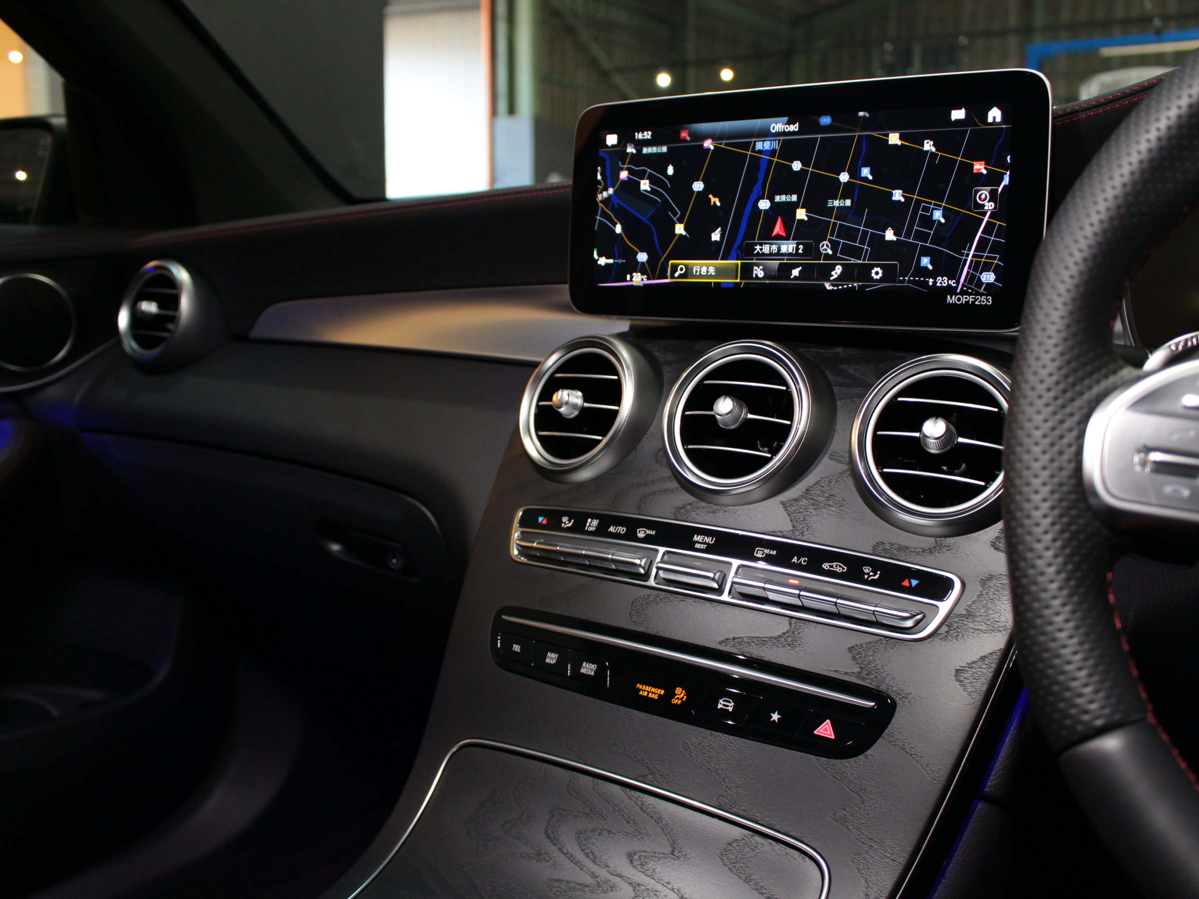 メルセデスＡＭＧ　ＧＬＣ４３　４マチック　（後期）