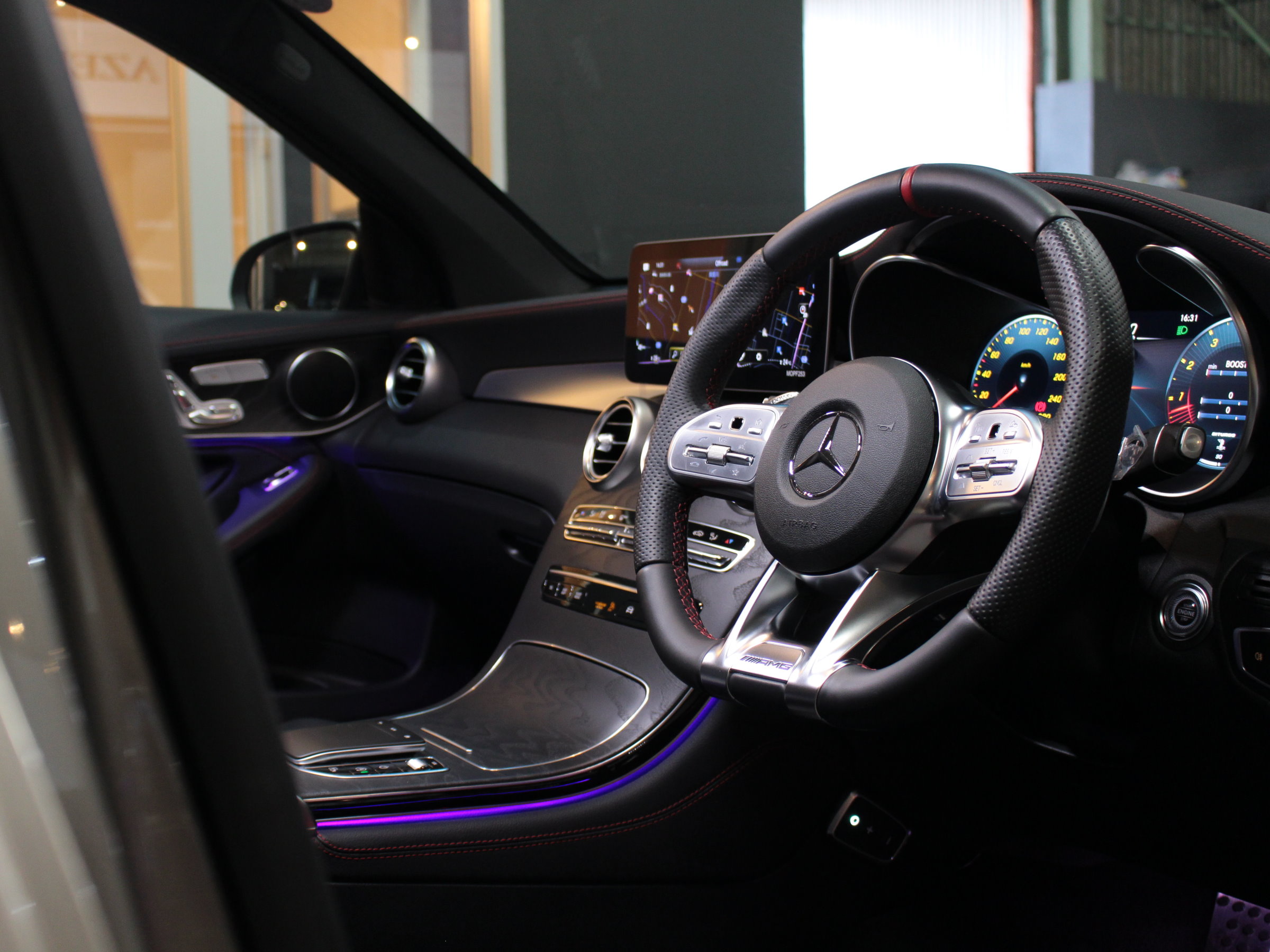 メルセデスＡＭＧ　ＧＬＣ４３　４マチック　（後期）