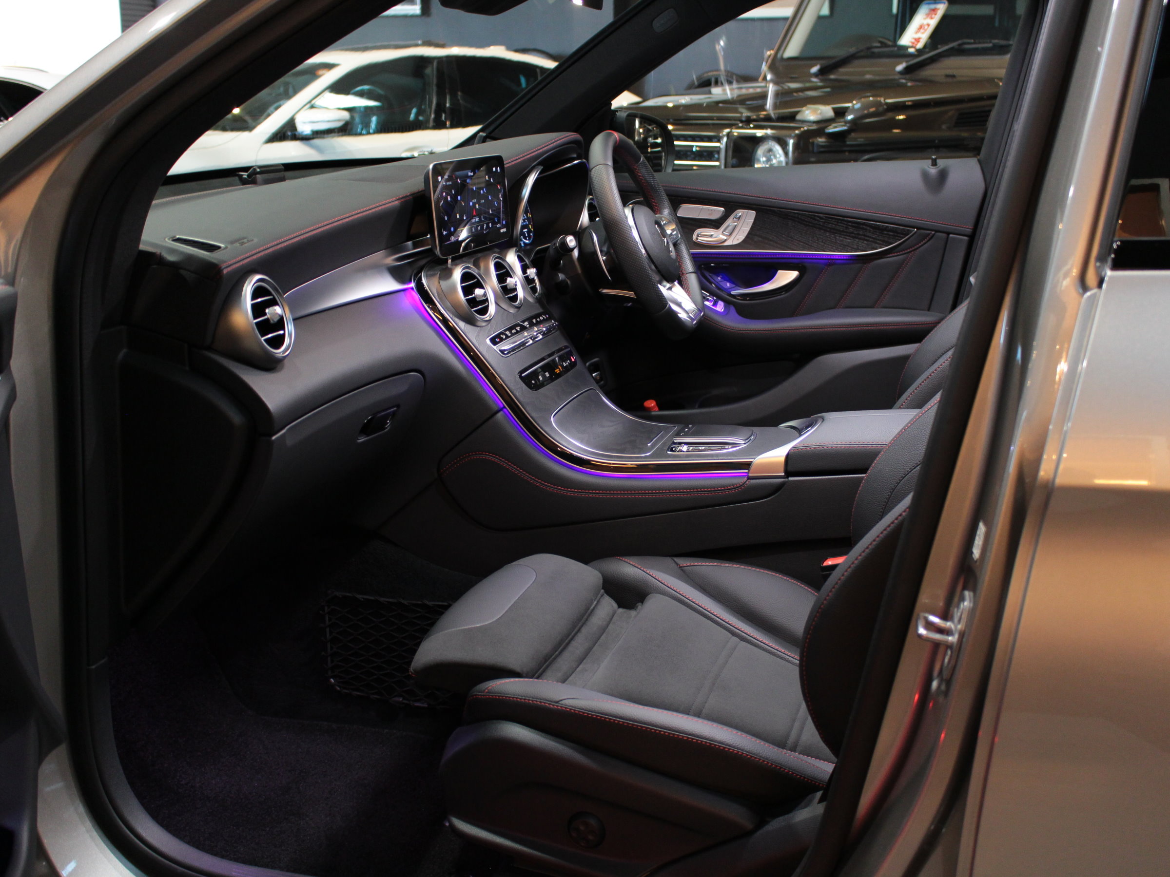 メルセデスＡＭＧ　ＧＬＣ４３　４マチック　（後期）