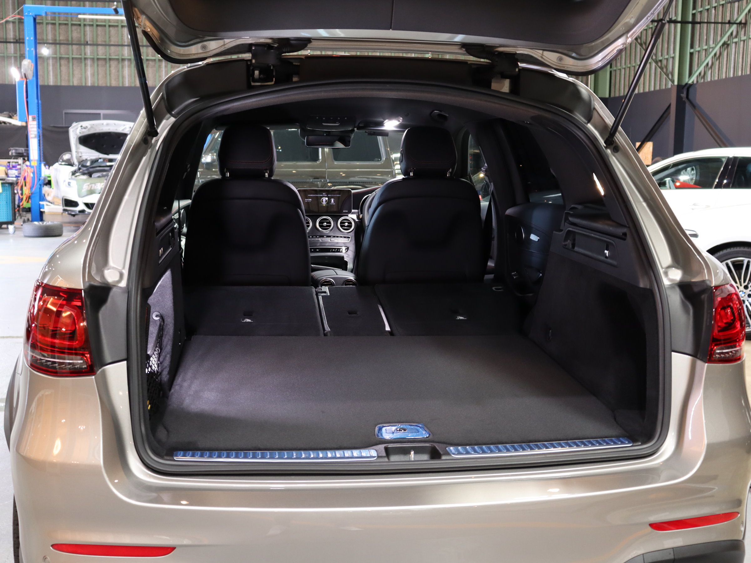 メルセデスＡＭＧ　ＧＬＣ４３　４マチック　（後期）