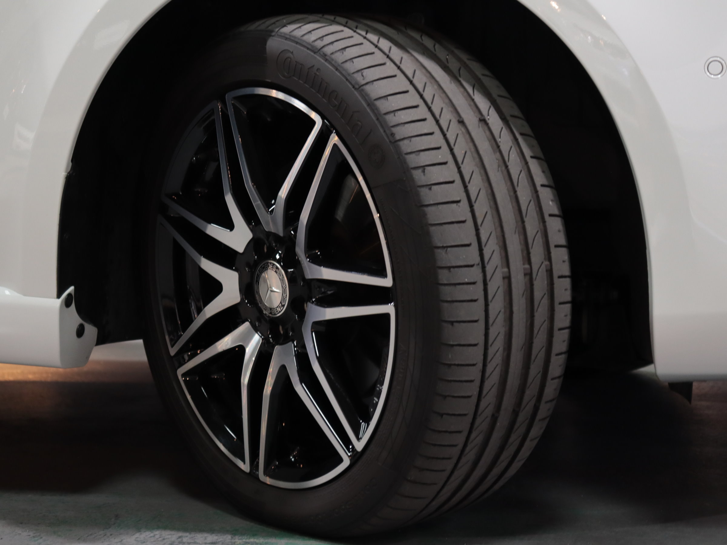 メルセデスベンツ　Ｖ２２０ｄスポーツ　ロング