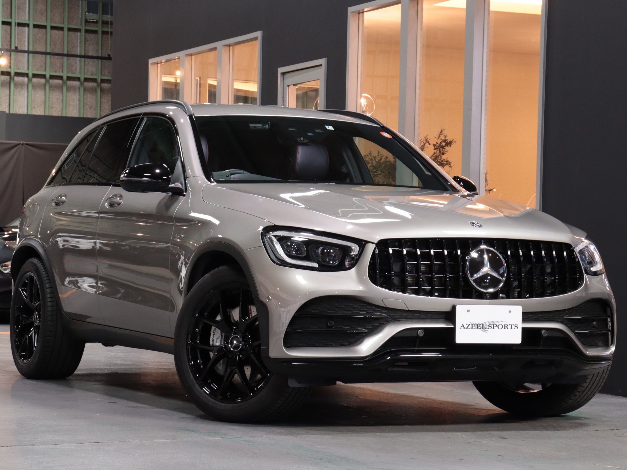 メルセデスＡＭＧ　ＧＬＣ４３　４マチック　（後期）