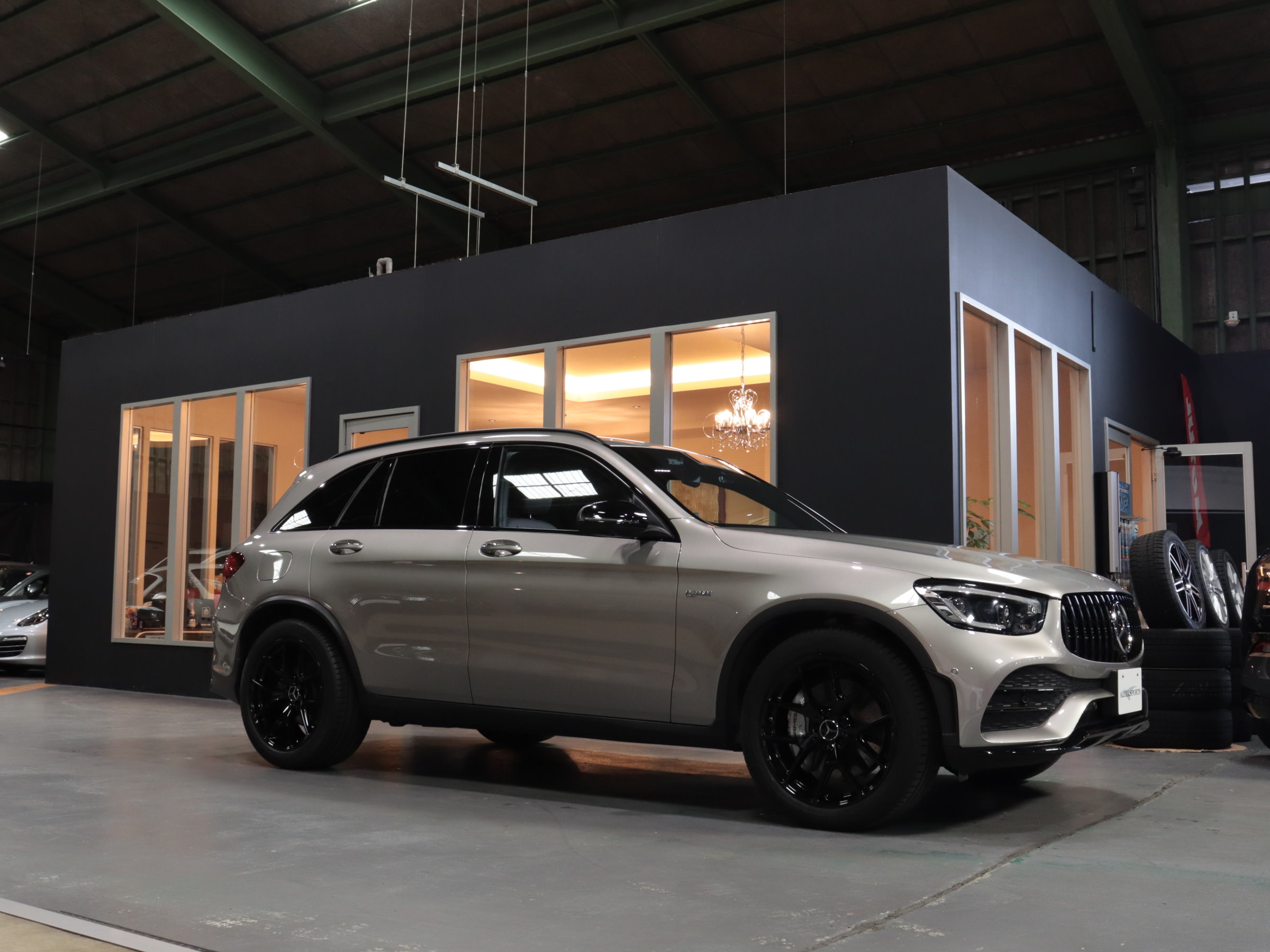 メルセデスＡＭＧ　ＧＬＣ４３　４マチック　（後期）