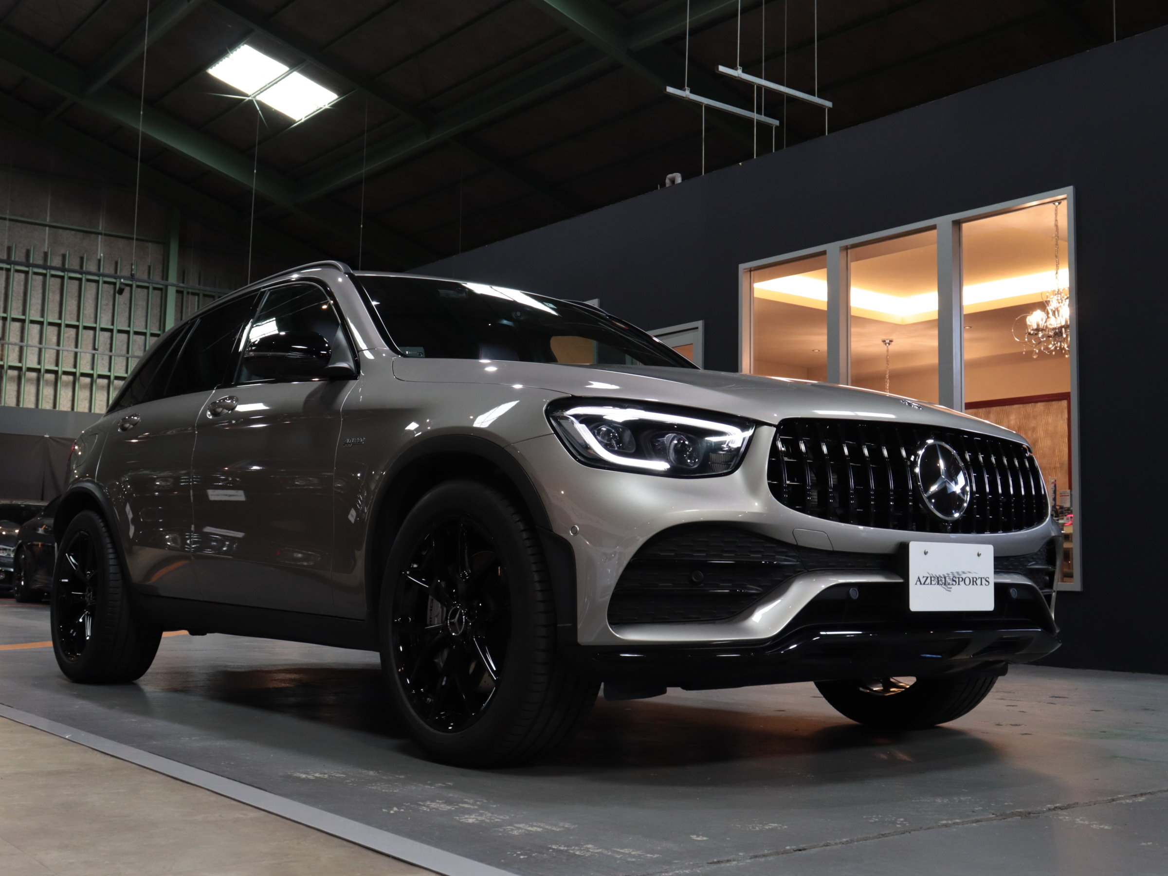 メルセデスＡＭＧ　ＧＬＣ４３　４マチック　（後期）