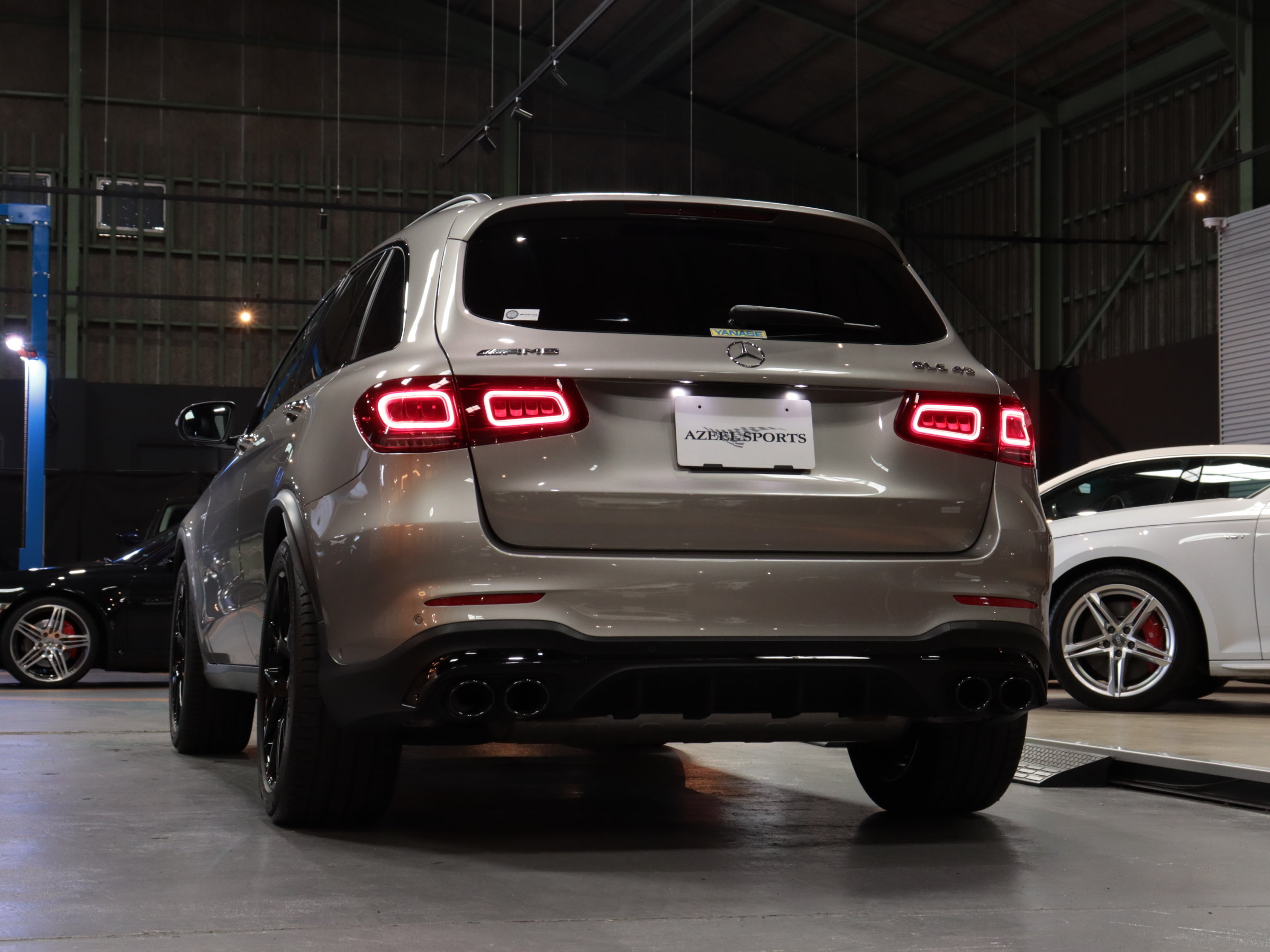 メルセデスＡＭＧ　ＧＬＣ４３　４マチック　（後期）