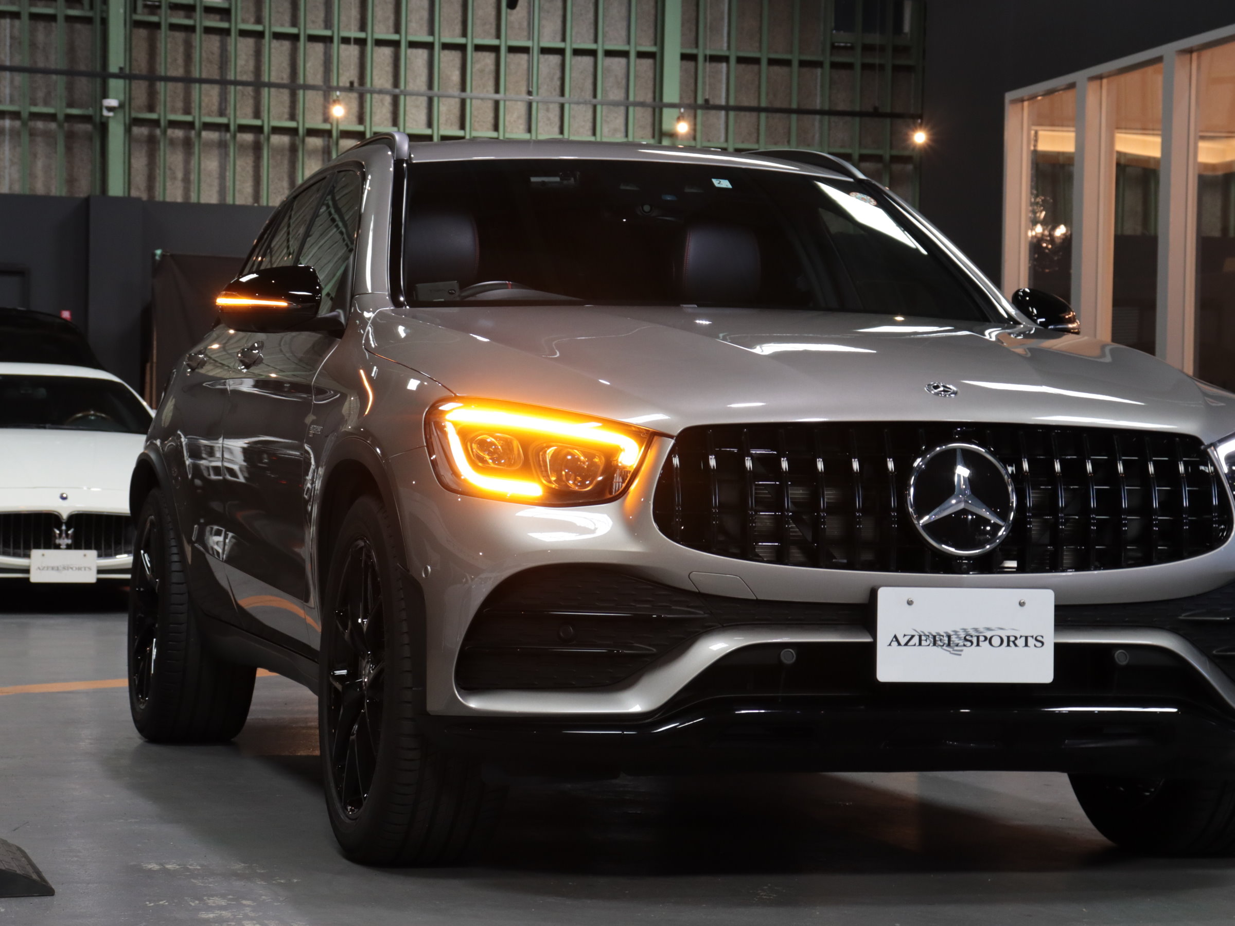 メルセデスＡＭＧ　ＧＬＣ４３　４マチック　（後期）