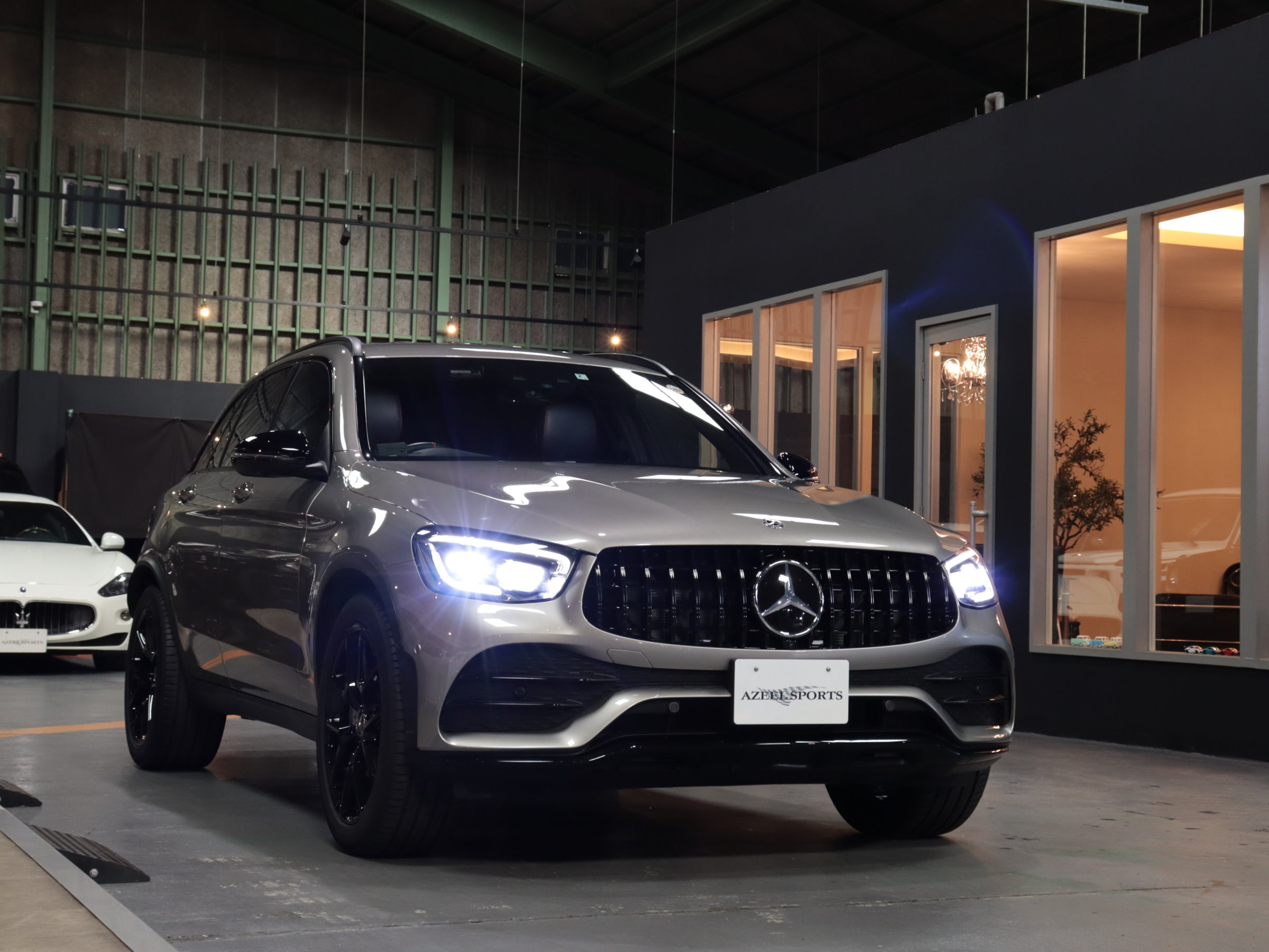 メルセデスＡＭＧ　ＧＬＣ４３　４マチック　（後期）