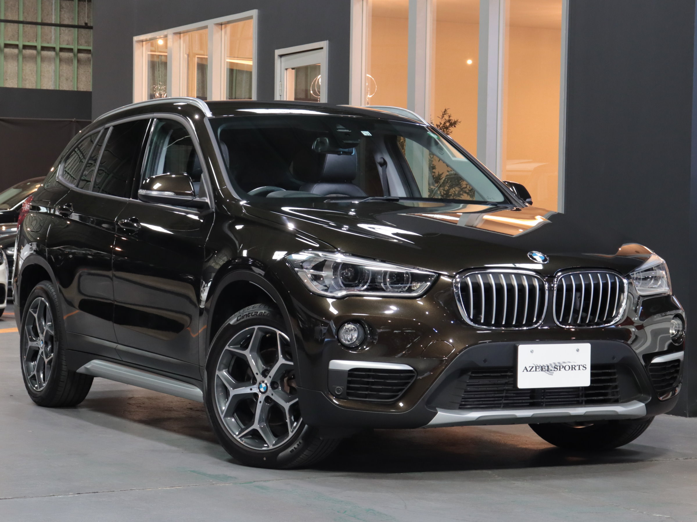 ＢＭＷ　Ｘ１　ｘＤｒｉｖｅ　１８ｄ　Ｘライン
