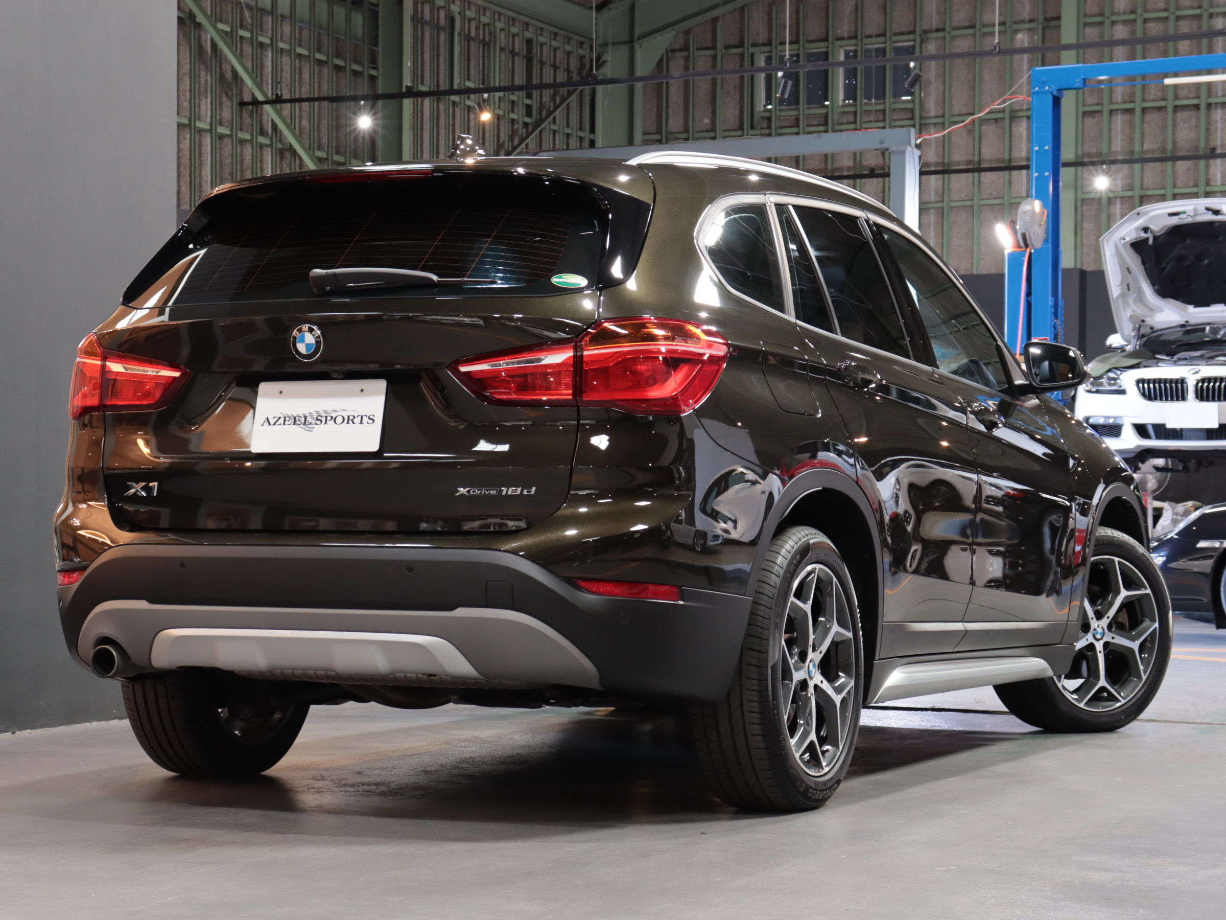 ＢＭＷ　Ｘ１　ｘＤｒｉｖｅ　１８ｄ　Ｘライン