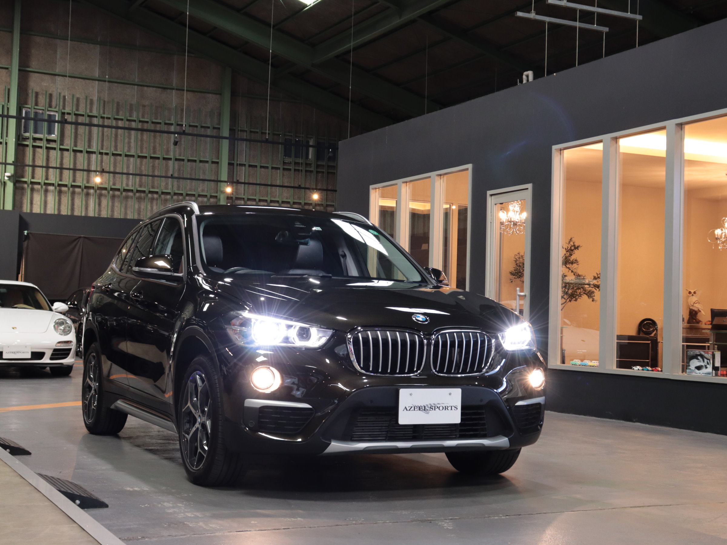 ＢＭＷ　Ｘ１　ｘＤｒｉｖｅ　１８ｄ　Ｘライン