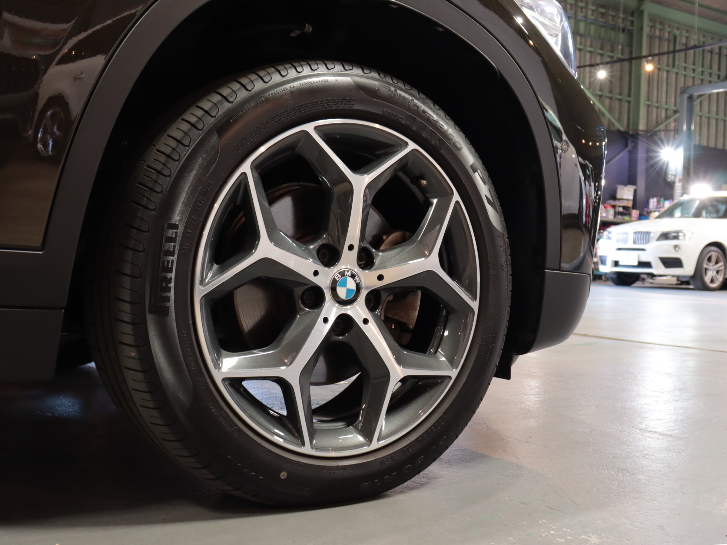 ＢＭＷ　Ｘ１　ｘＤｒｉｖｅ　１８ｄ　Ｘライン