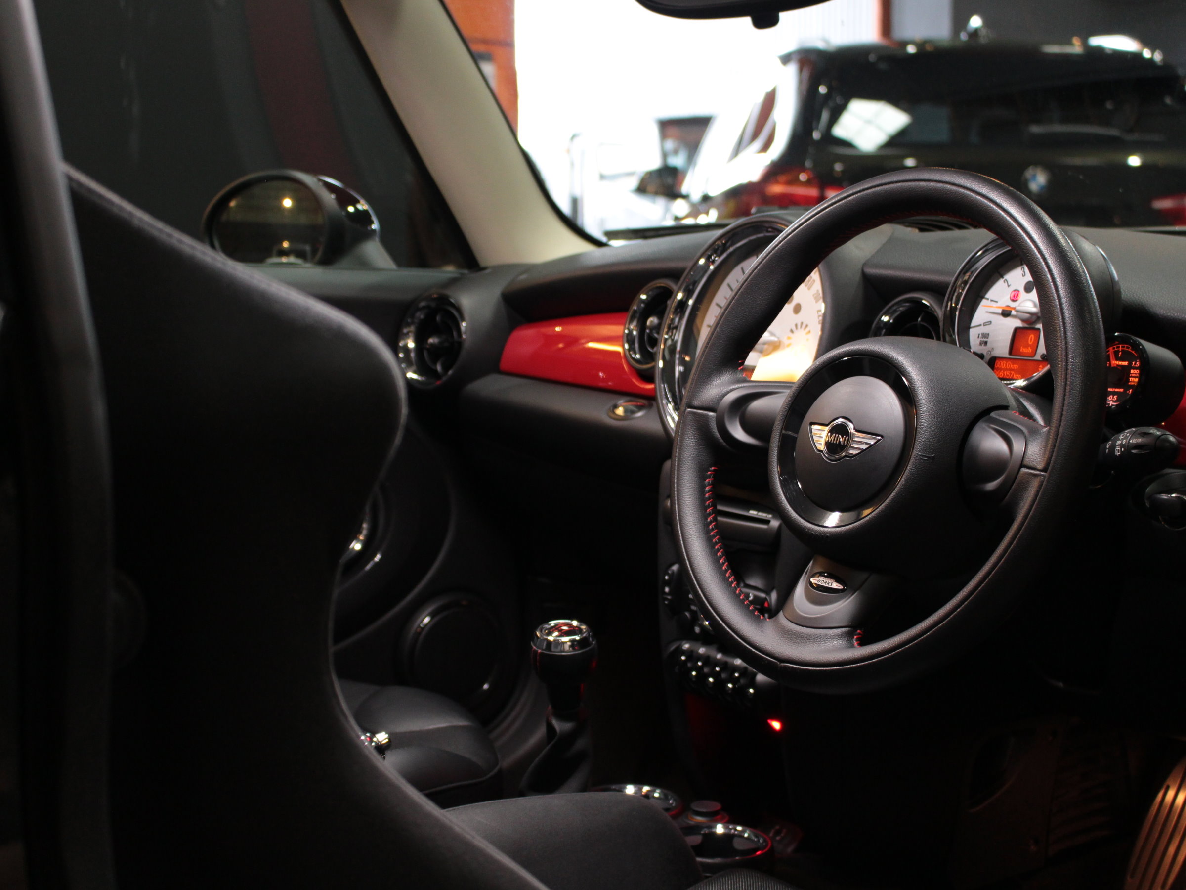 ＢＭＷ　ＭＩＮＩ　クーパーＳ　ＪＣＷスポーツＰＫＧ　６速マニュアル