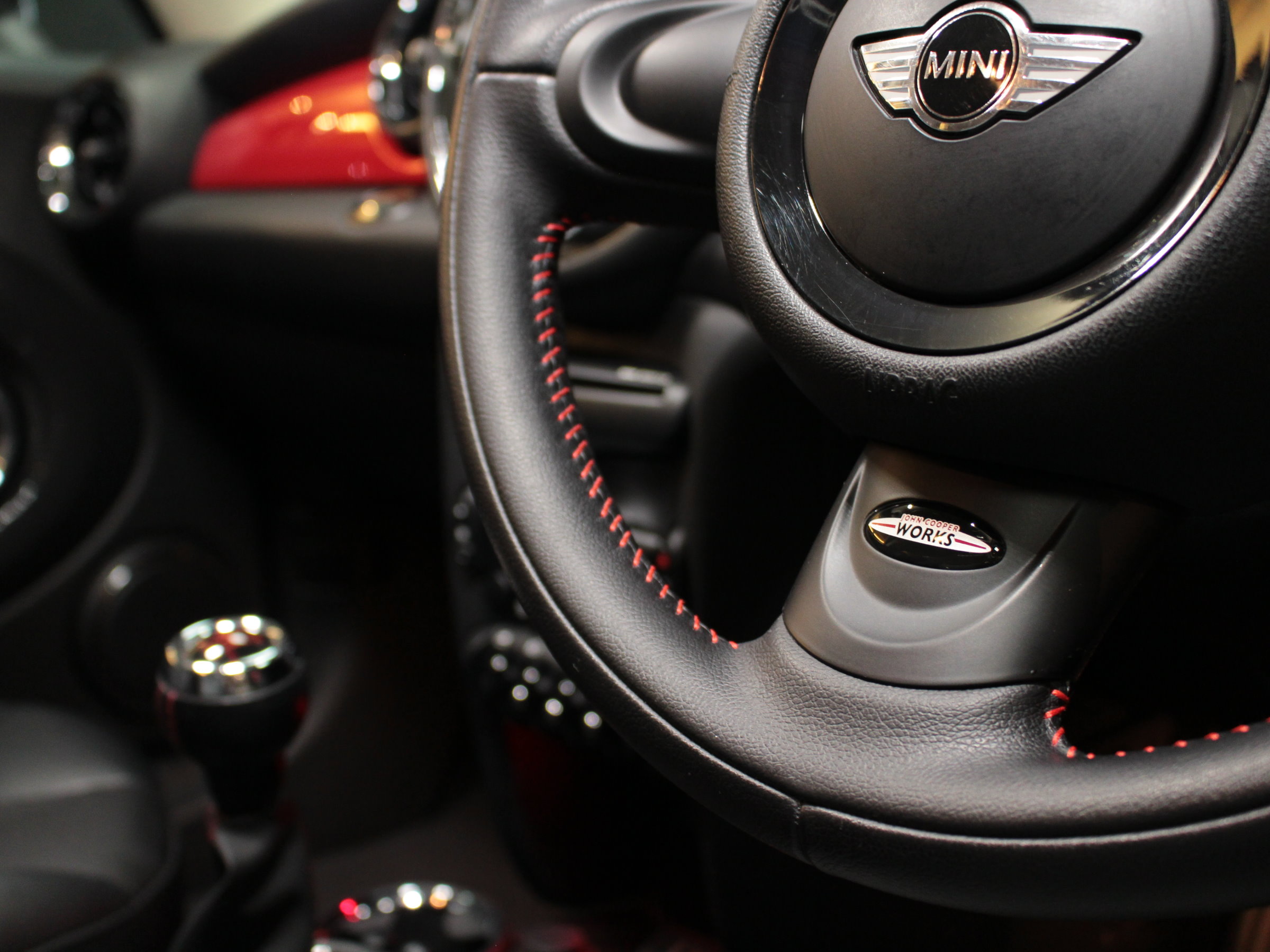 ＢＭＷ　ＭＩＮＩ　クーパーＳ　ＪＣＷスポーツＰＫＧ　６速マニュアル
