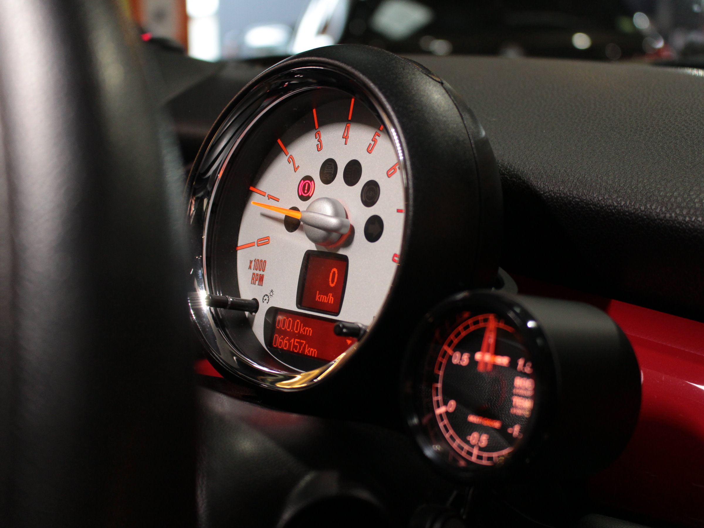 ＢＭＷ　ＭＩＮＩ　クーパーＳ　ＪＣＷスポーツＰＫＧ　６速マニュアル