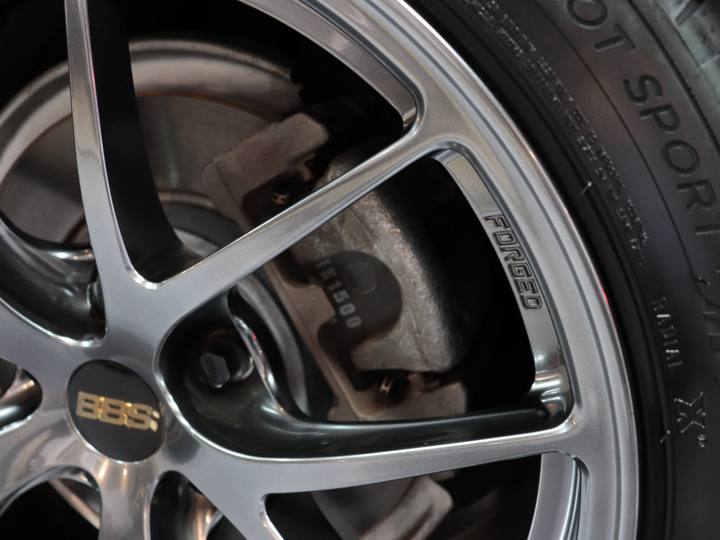 アウディ　Ａ４アバント　２．０ＴＦＳＩ　ダイナミックライン　