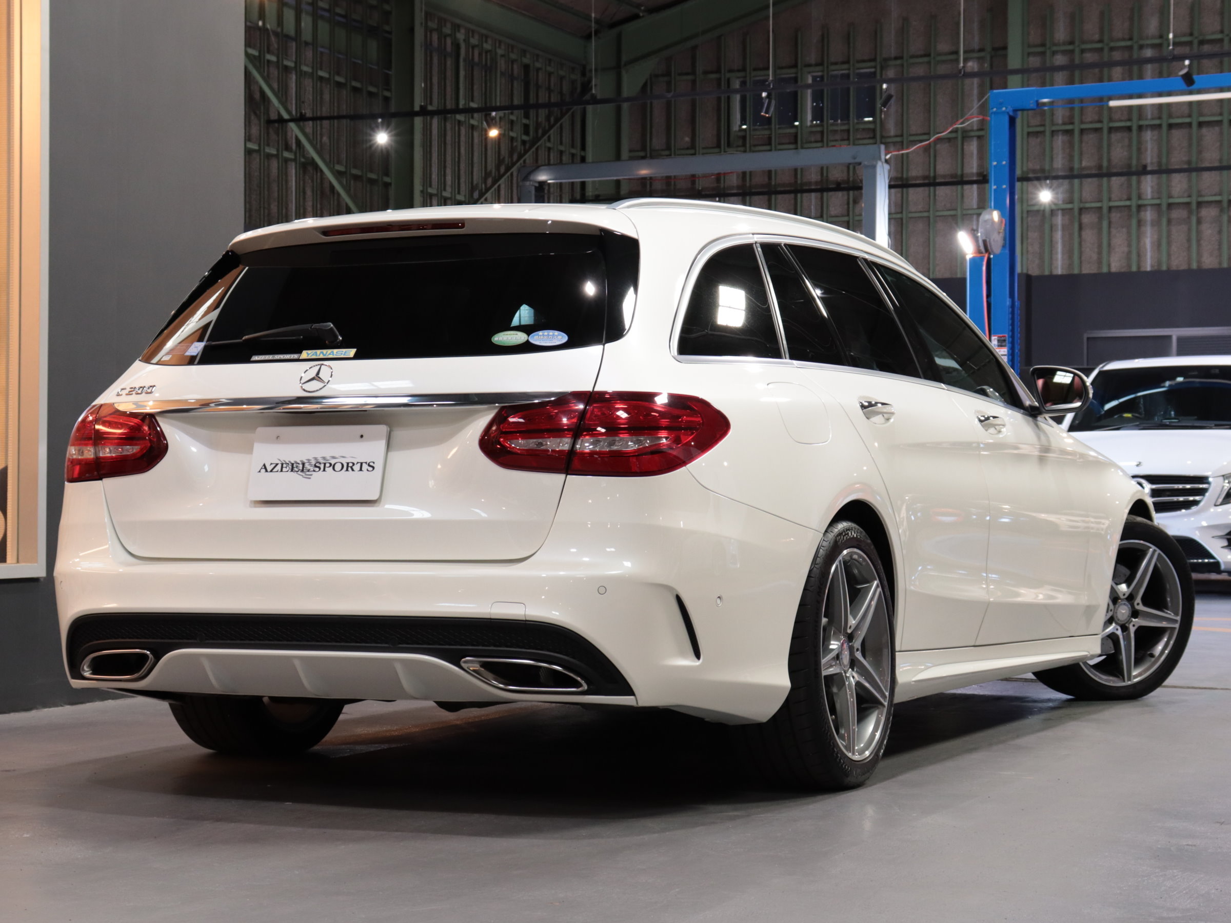 メルセデスベンツ　Ｃ２００ステーションワゴン　スポーツ　本革仕様