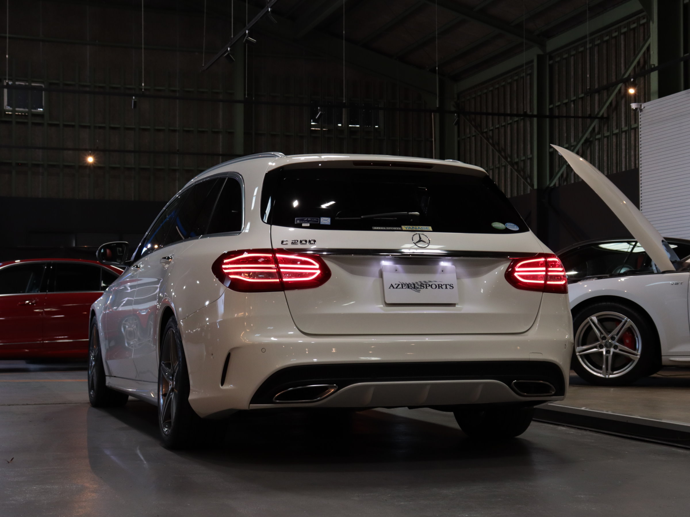 メルセデスベンツ　Ｃ２００ステーションワゴン　スポーツ　本革仕様