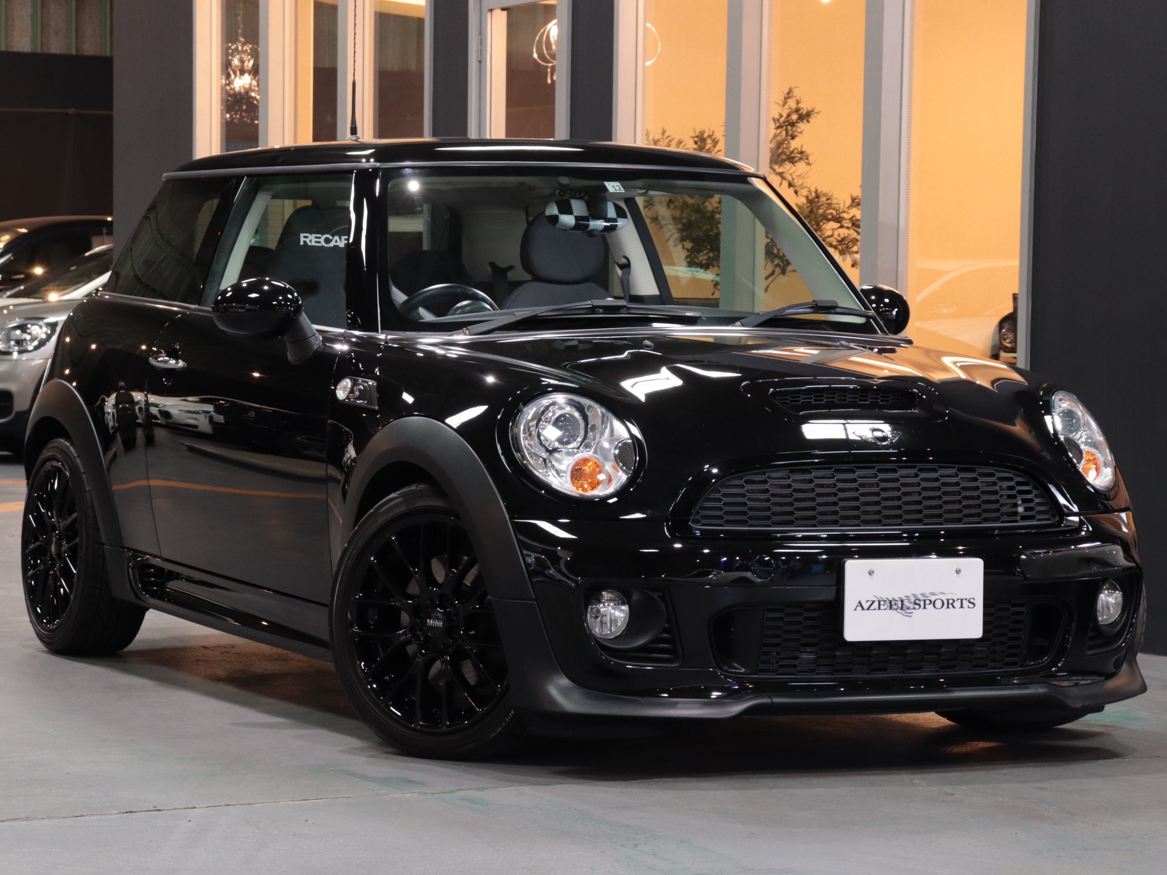 ＢＭＷ　ＭＩＮＩ　クーパーＳ　ＪＣＷスポーツＰＫＧ　６速マニュアル